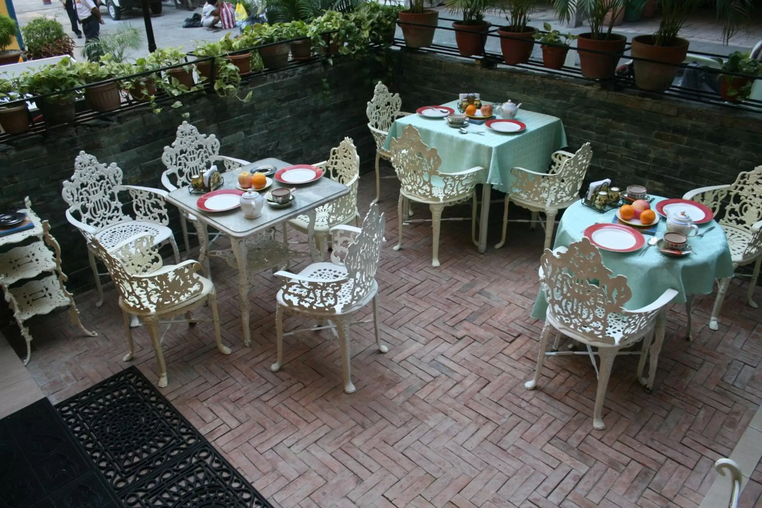 Property building in Pacific Pensionne Property building in Pacific Pensionne