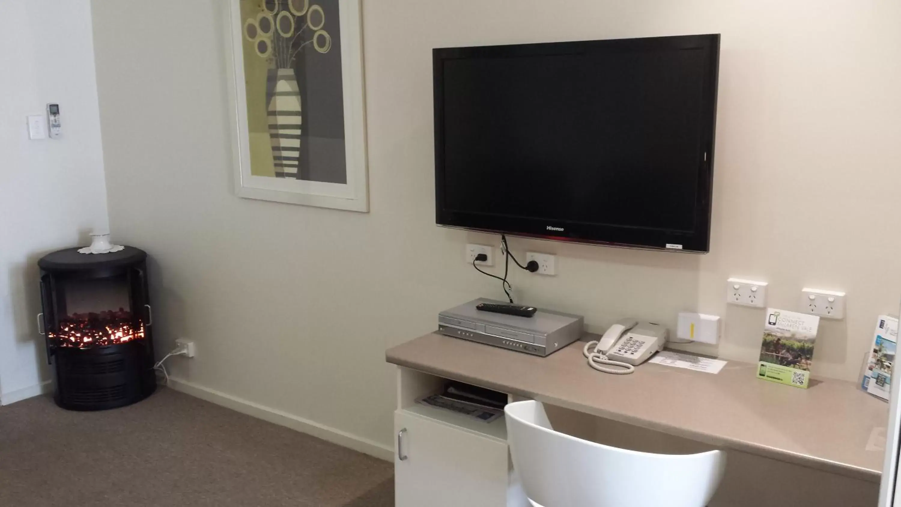 Decorative detail, TV/Entertainment Center in McLaren Vale Motel & Apartments