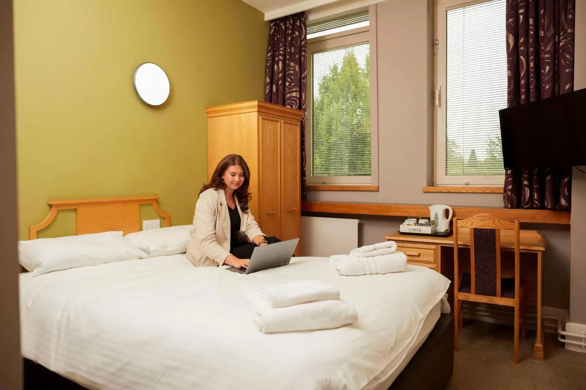 Bedroom, Bed in Kents Hill Park Training & Conference Centre Bedroom, Bed in Kents Hill Park Training & Conference Centre