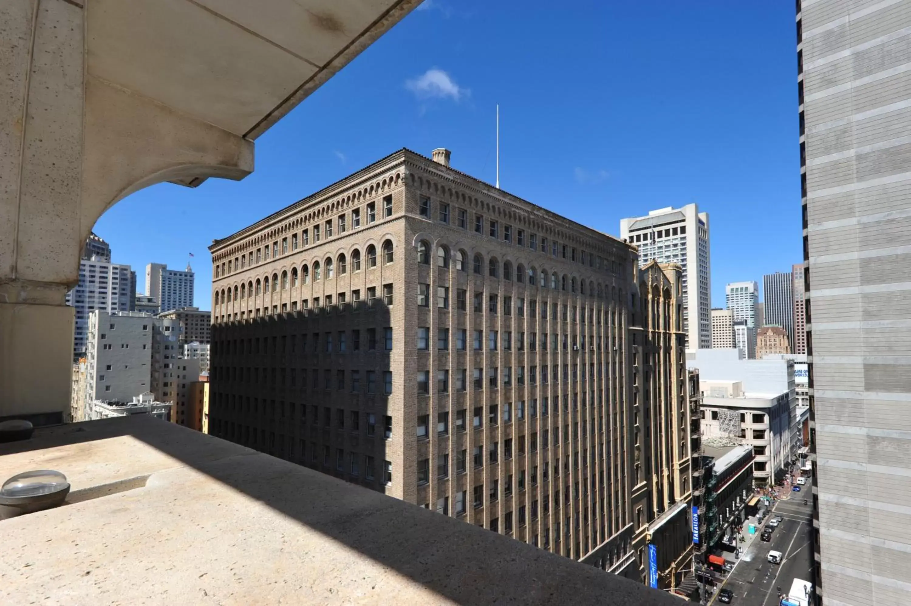 Property building in Club Donatello Property building in Club Donatello