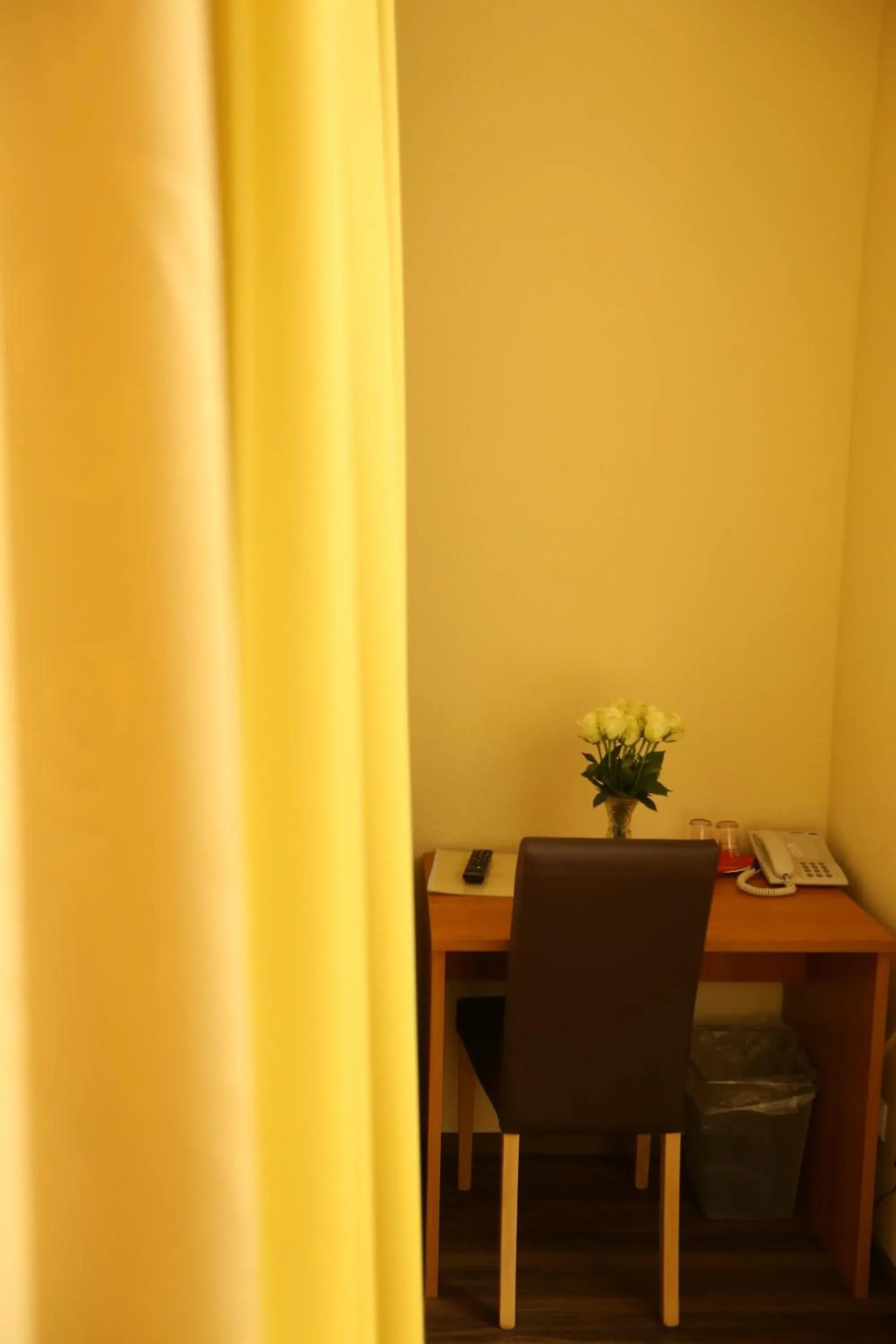 Photo of the whole room, Dining Area in Hotel AI Konigshof