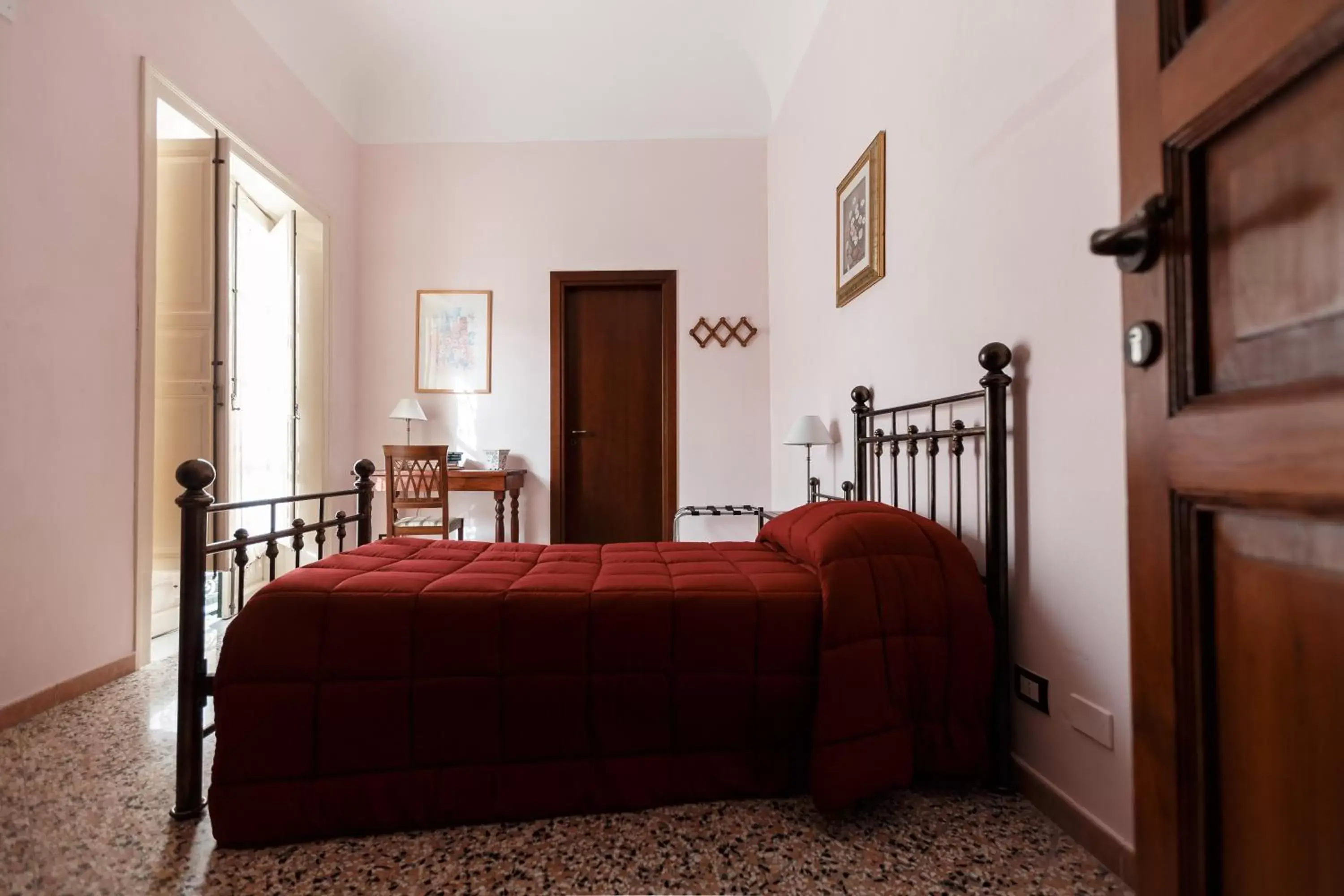 Bedroom, Bed in B&B Batarà - "La Terrazza del Centro"