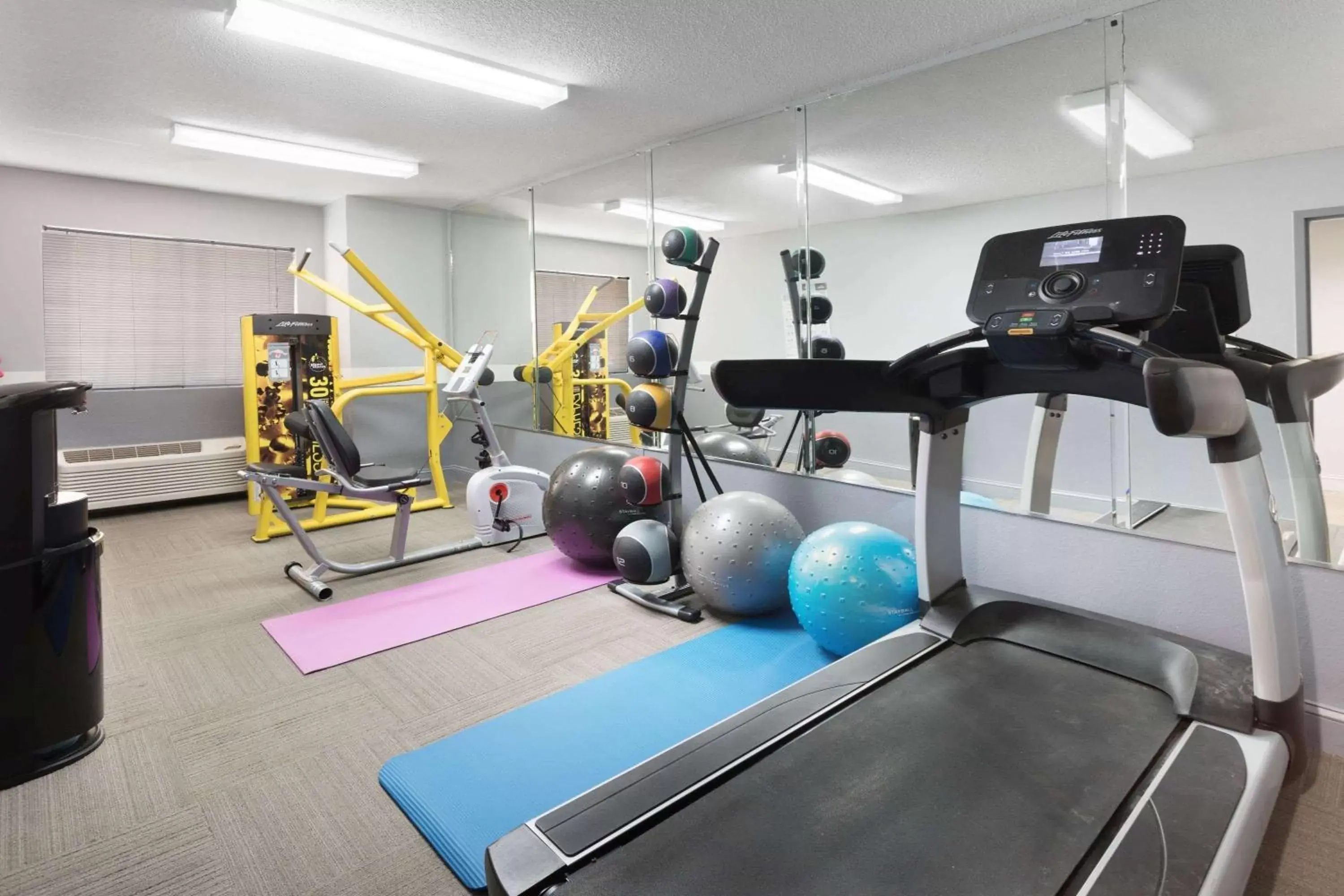 Fitness centre/facilities, Fitness Center/Facilities in Microtel Inn & Suites by Wyndham Stockbridge/Atlanta I-75