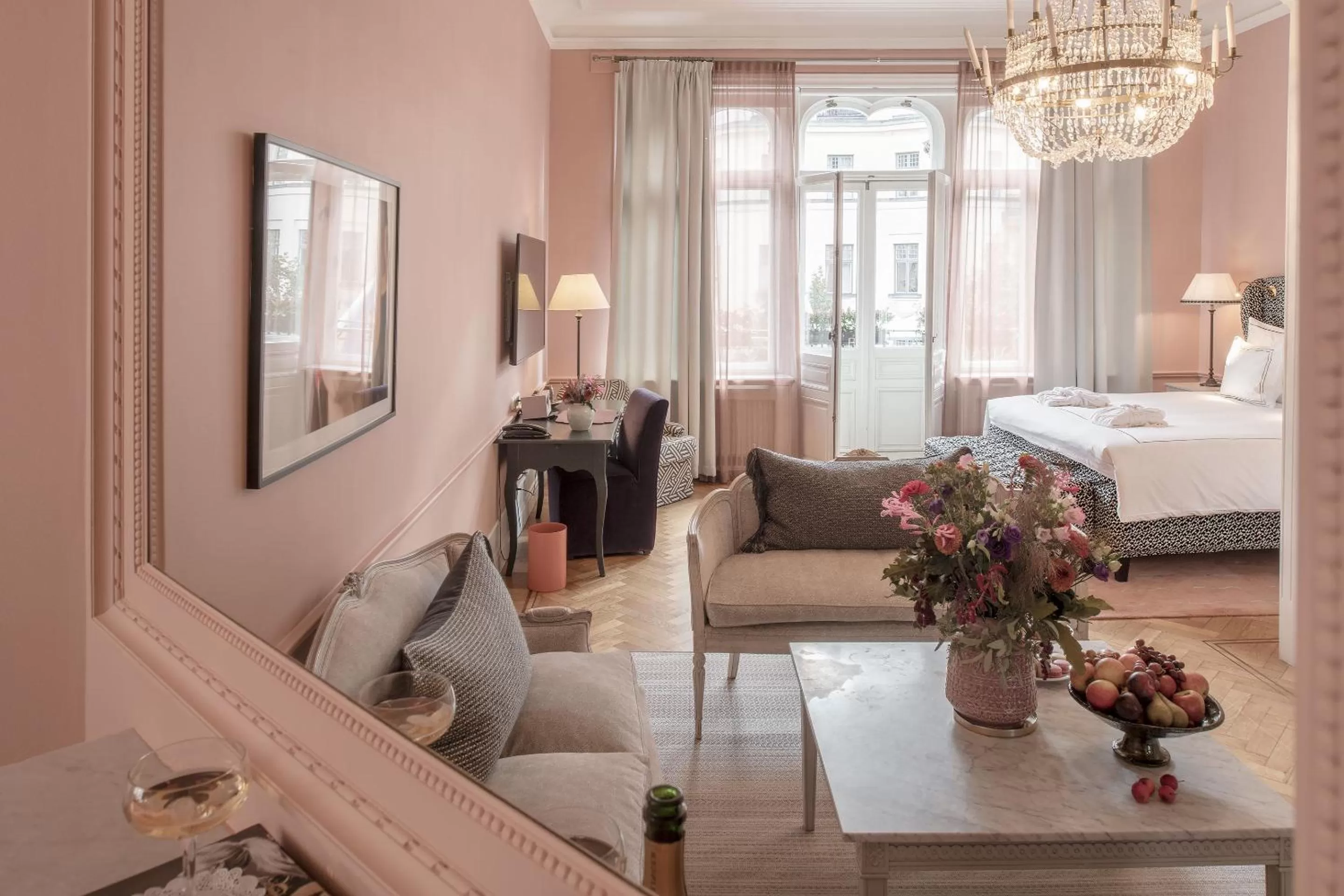 Photo of the whole room, Bed in The Sparrow Hotel