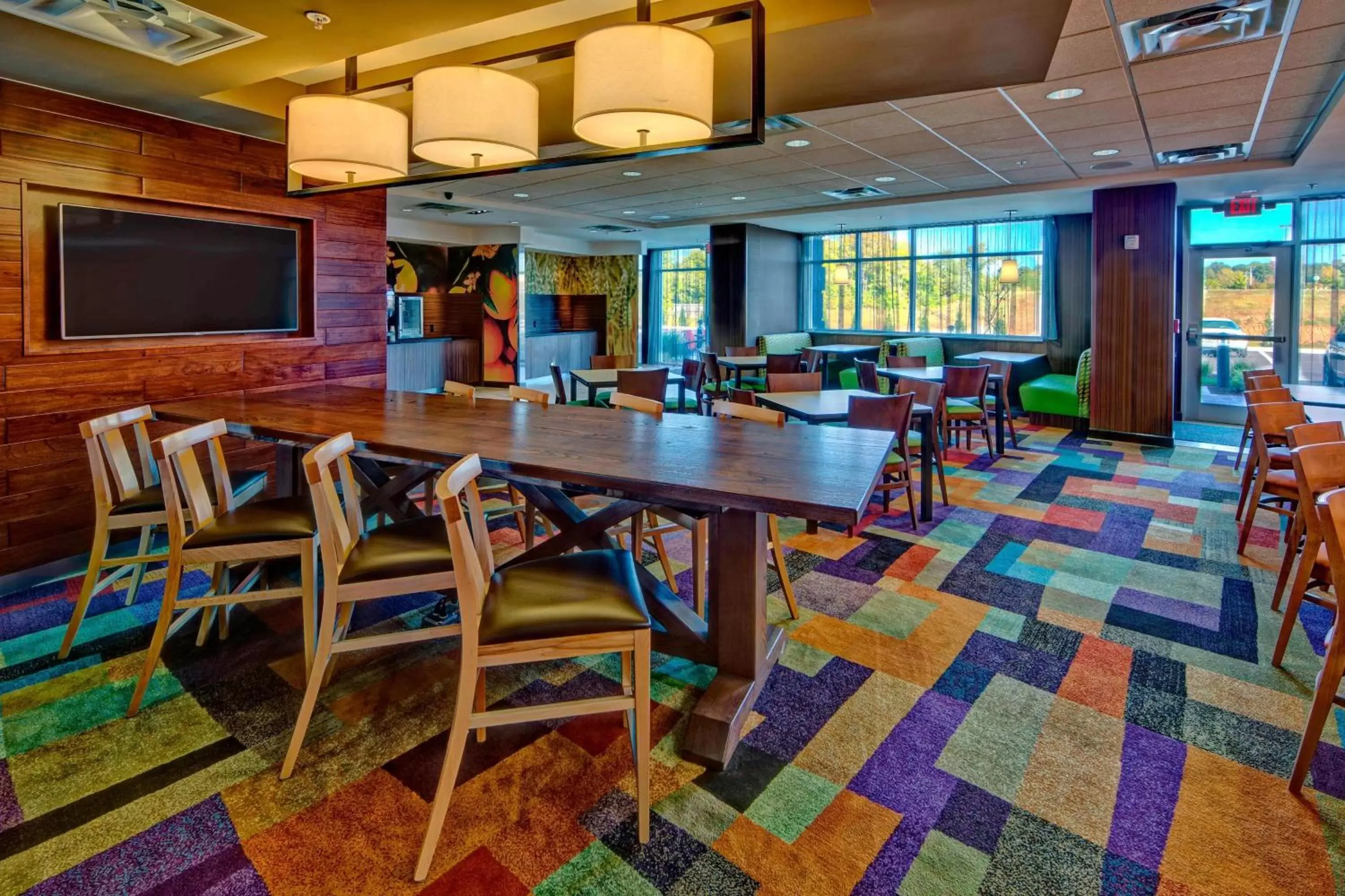 Breakfast, Lounge/Bar in Fairfield Inn & Suites by Marriott Jackson