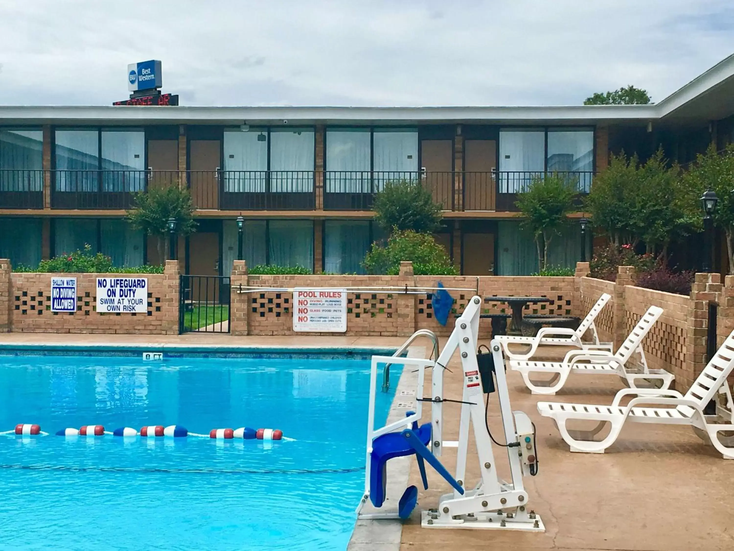 On site, Swimming Pool in Best Western Greenville Airport