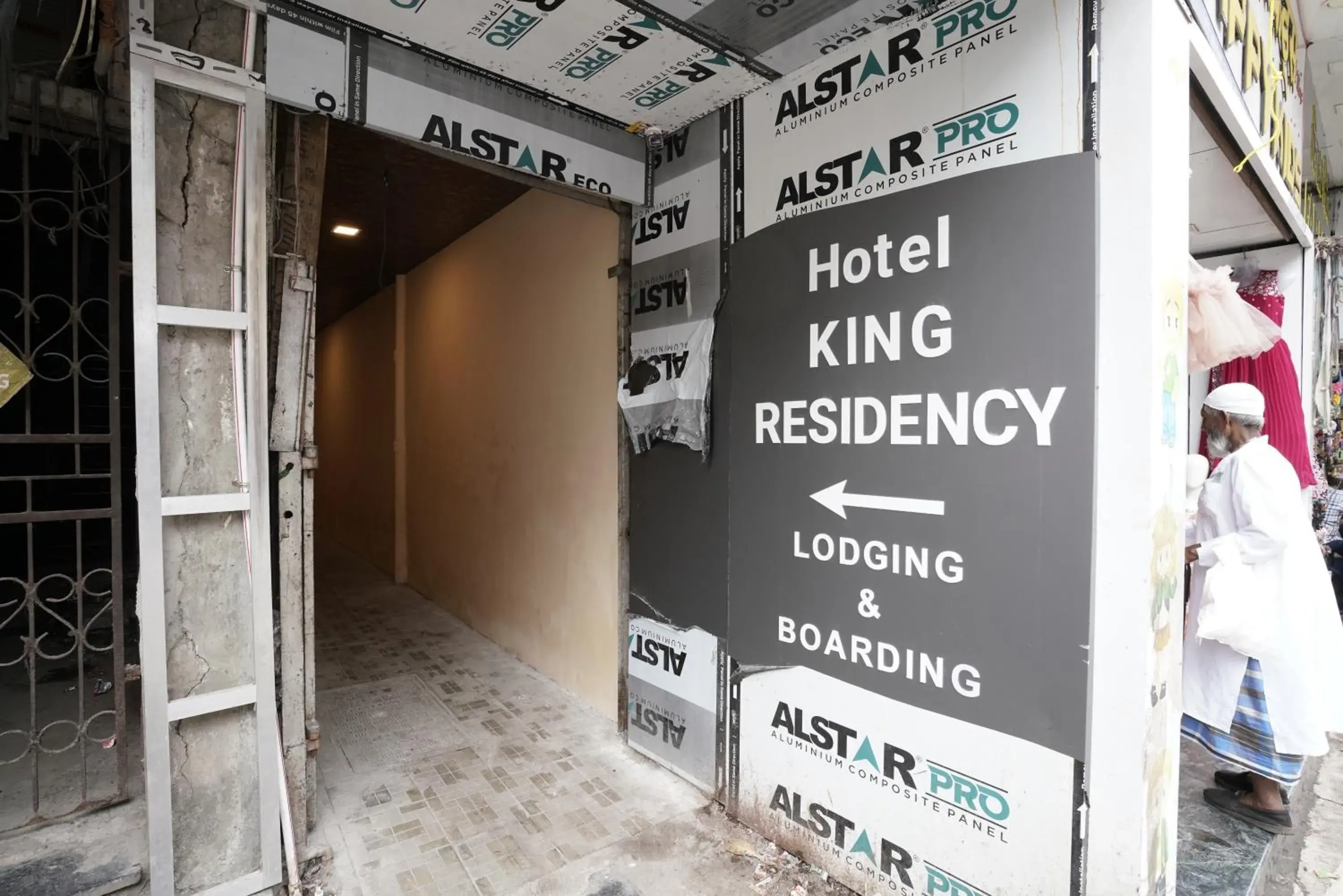 Property building in Hotel King Residency Kurla Property building in Hotel King Residency Kurla