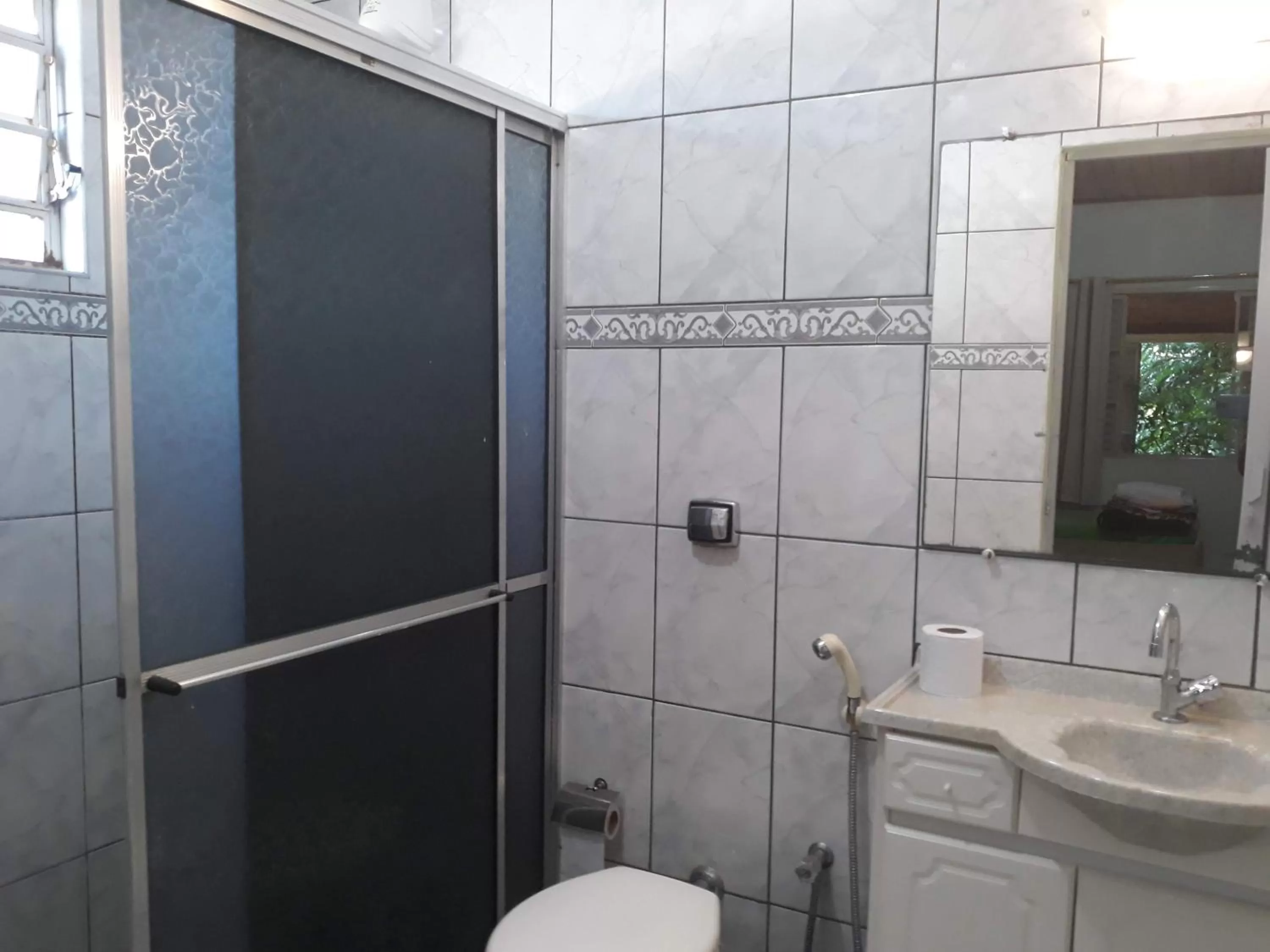 Shower, Bathroom in Pousada do Ribeirão