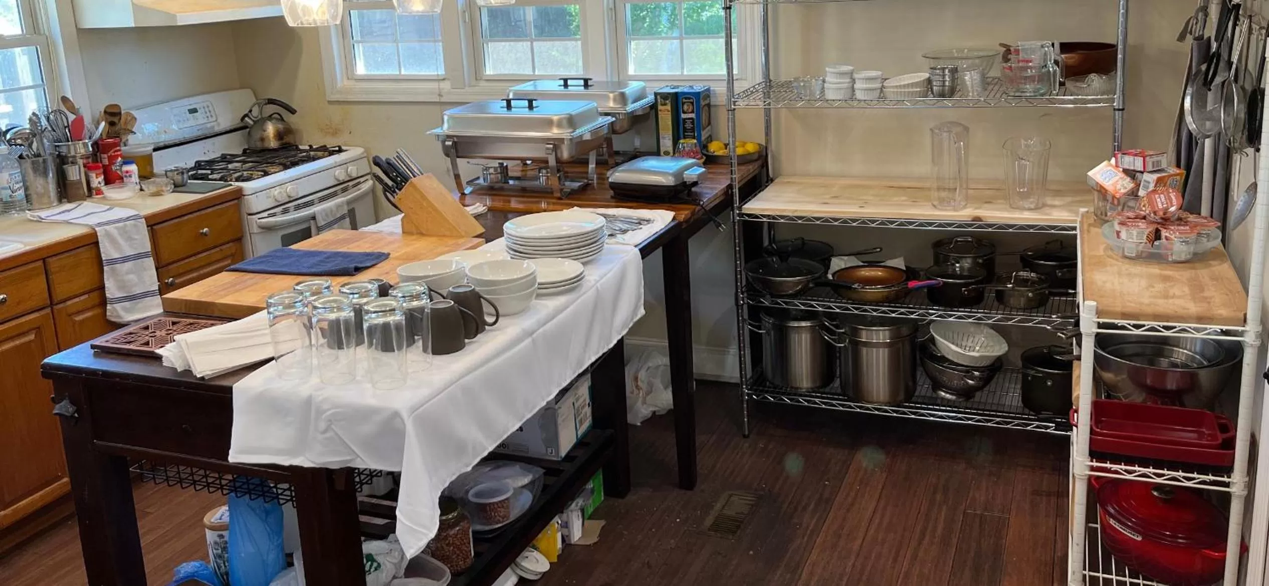 Kitchen or kitchenette in Come As You Are Inn LLC