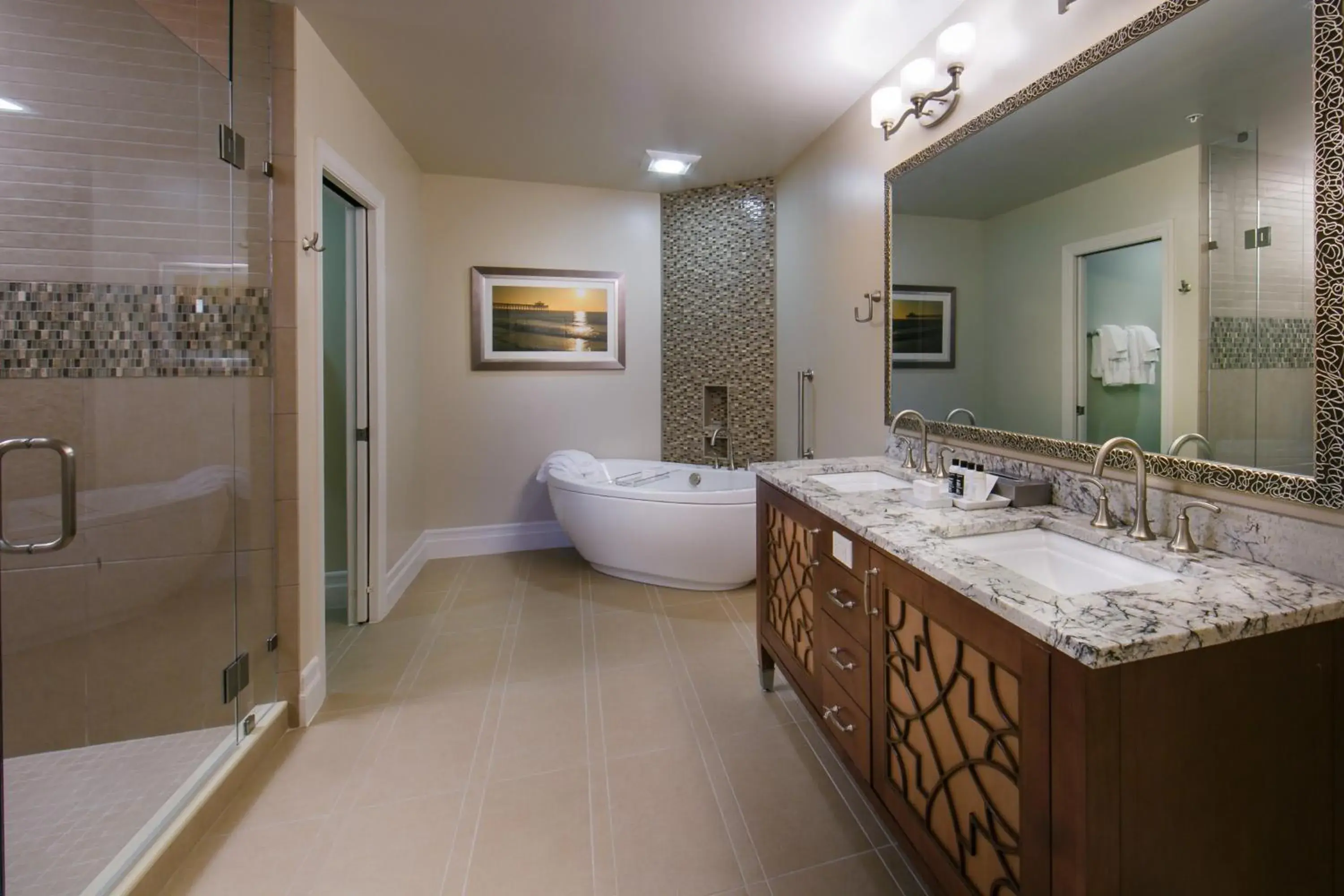 Photo of the whole room, Bathroom in Holiday Inn Club Vacations South Beach Resort, an IHG Hotel