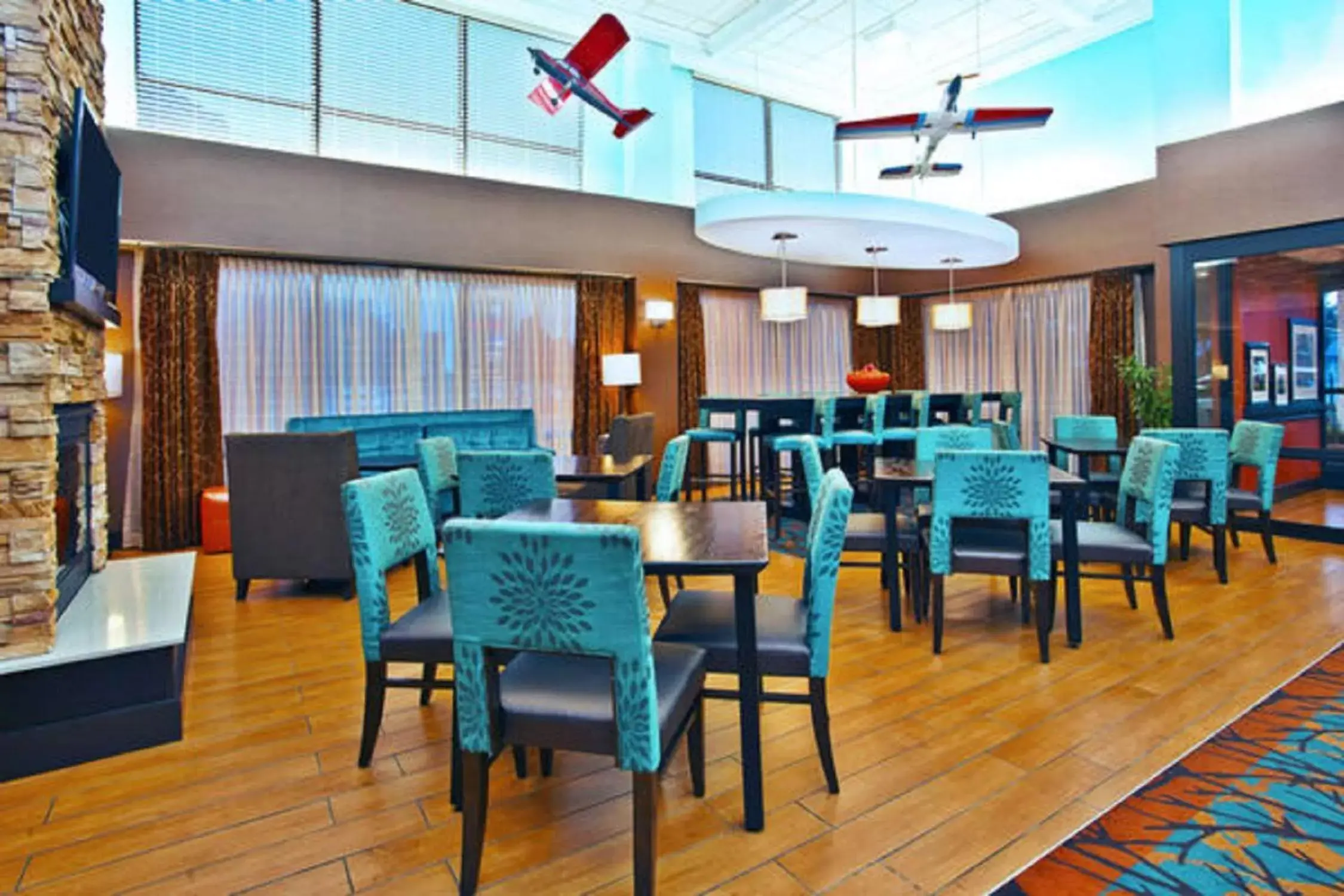 Lobby or reception, Restaurant/Places to Eat in Hampton Inn Chicago-Midway Airport