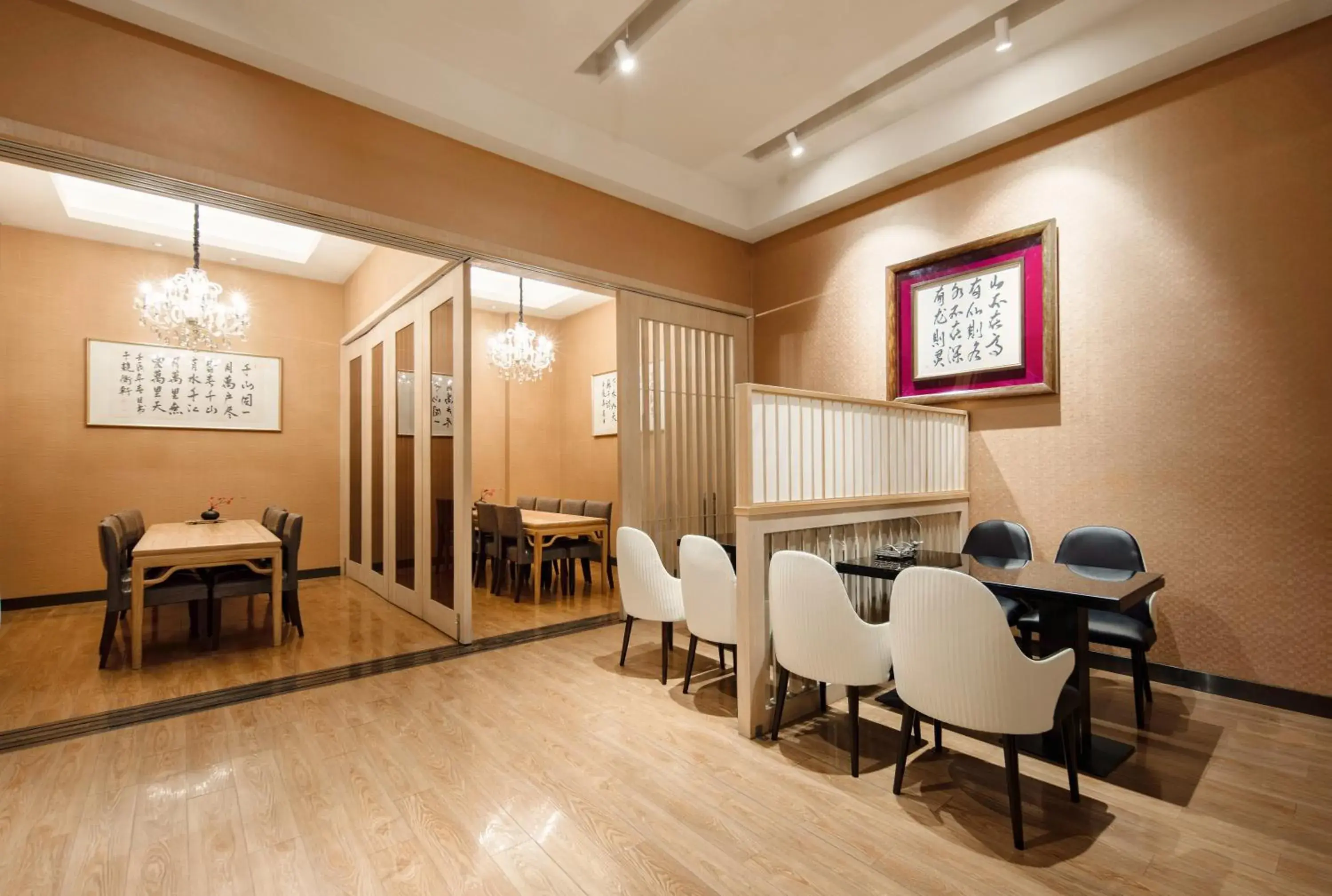 Restaurant/places to eat in Holiday Inn Shanghai Hongqiao West by IHG Restaurant/places to eat in Holiday Inn Shanghai Hongqiao West by IHG