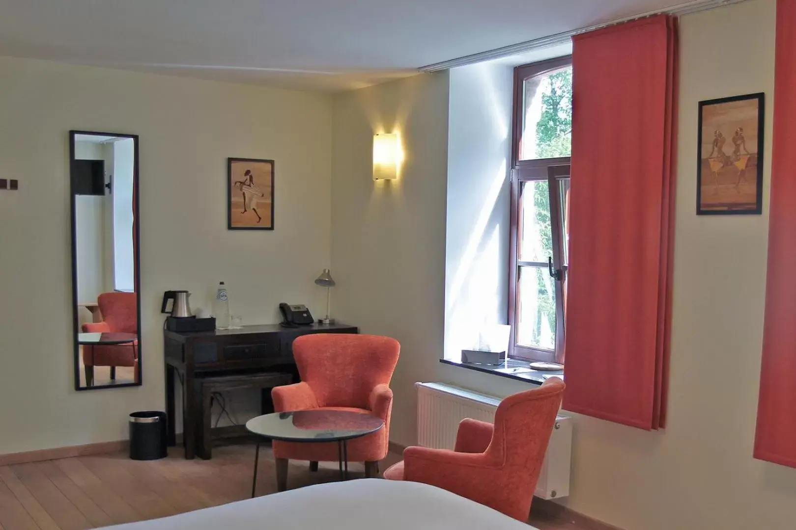 Bedroom, Seating Area in Hôtel - Ferme du Château d'Ahin