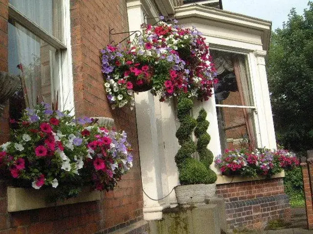 Facade/entrance, Property Building in Ely House Hotel