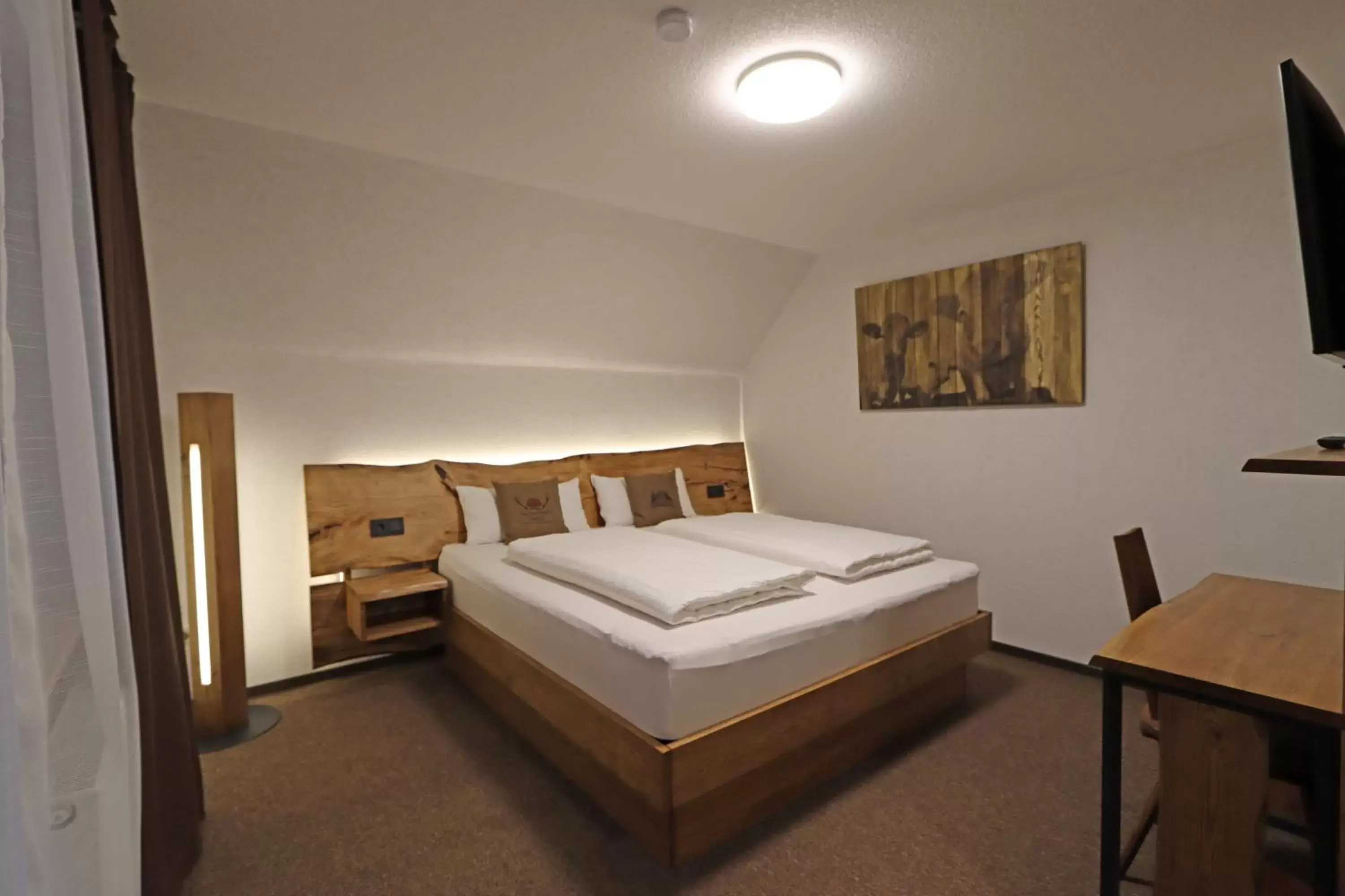 Deluxe Double Room with Balcony - single occupancy in Hotel Kreuz Höhengasthof Deluxe Double Room with Balcony - single occupancy in Hotel Kreuz Höhengasthof