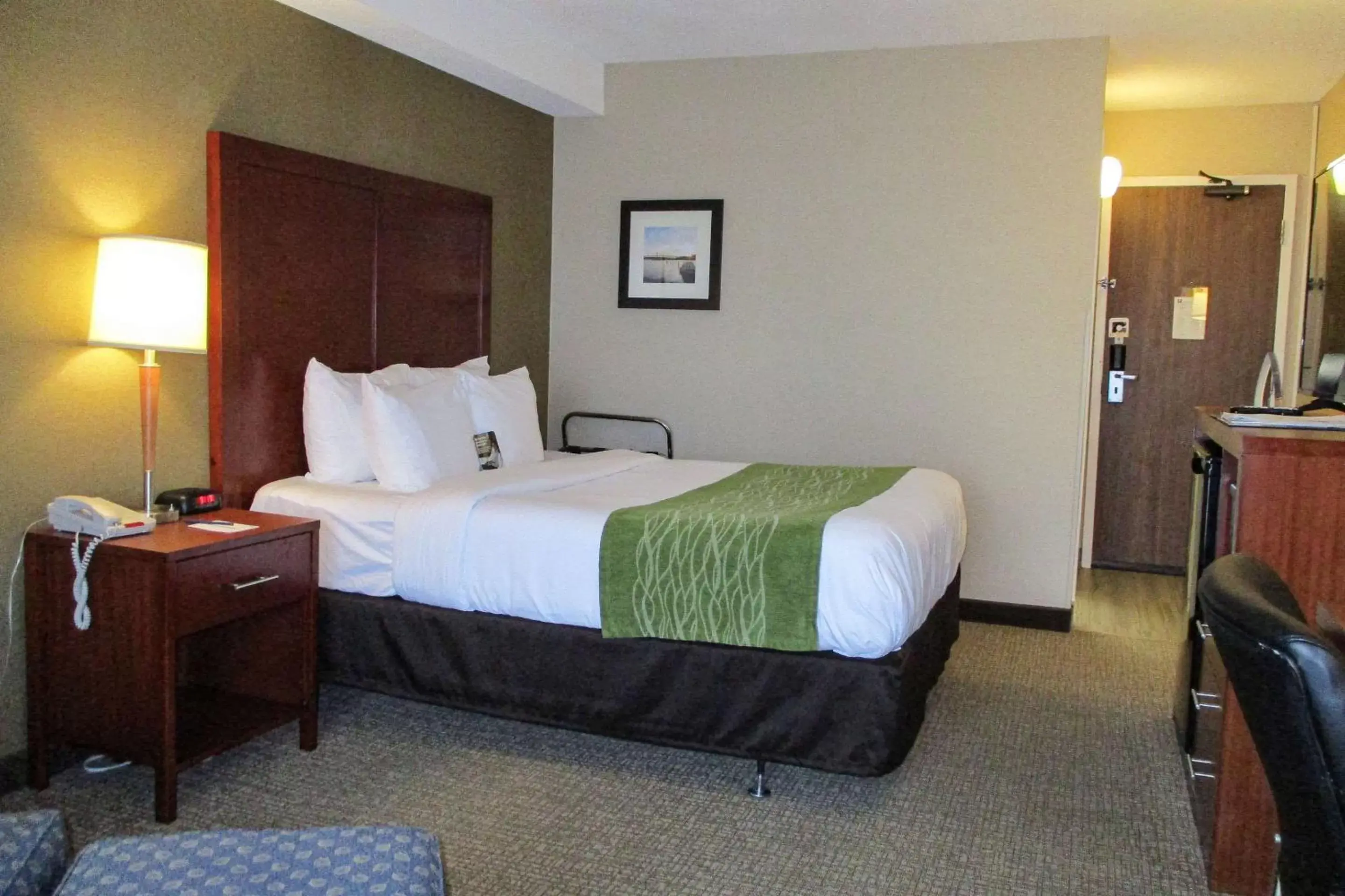 Photo of the whole room, Bed in Comfort Inn Dartmouth