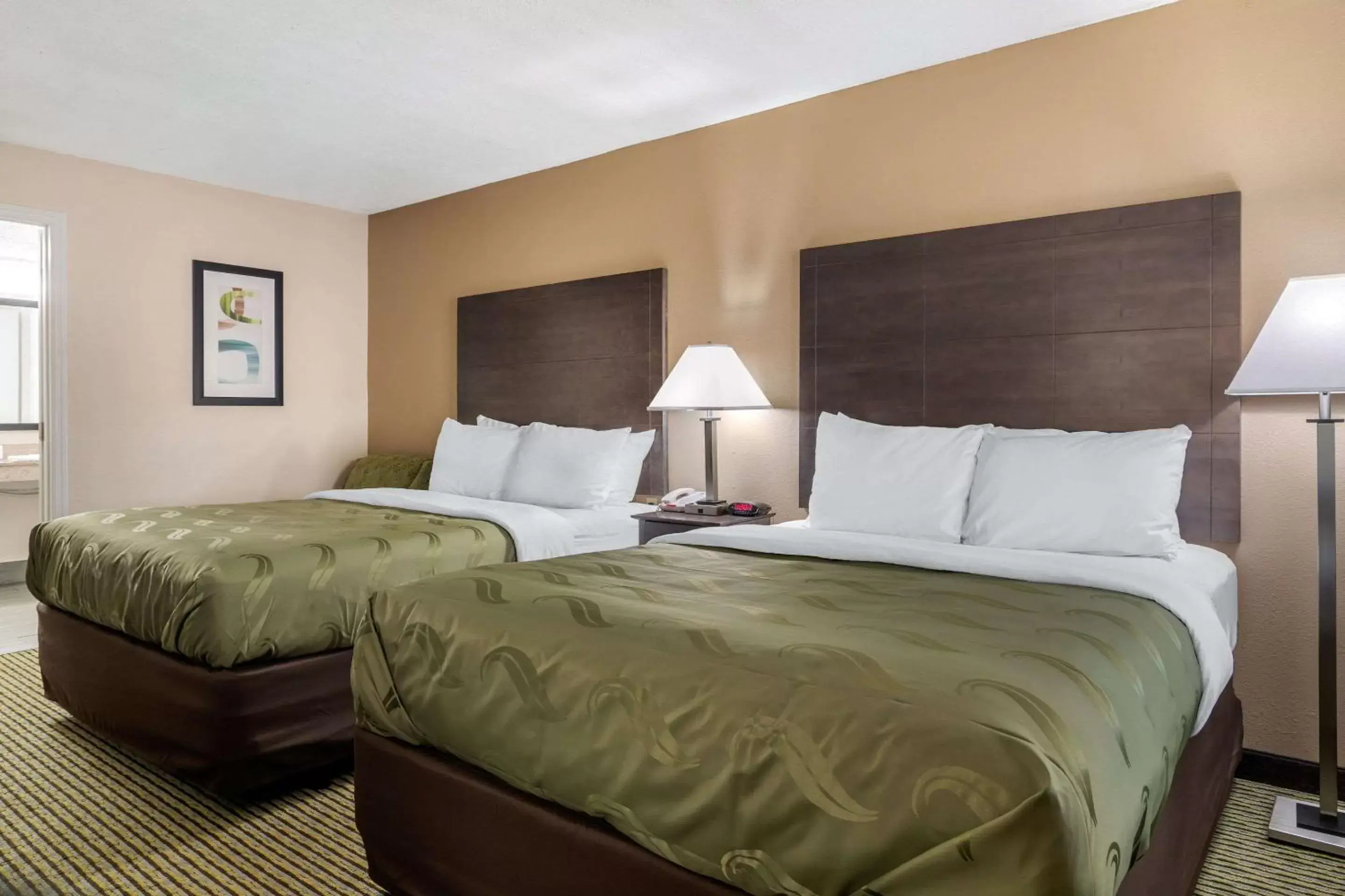 Photo of the whole room, Bed in Quality Inn McDonough Atlanta South