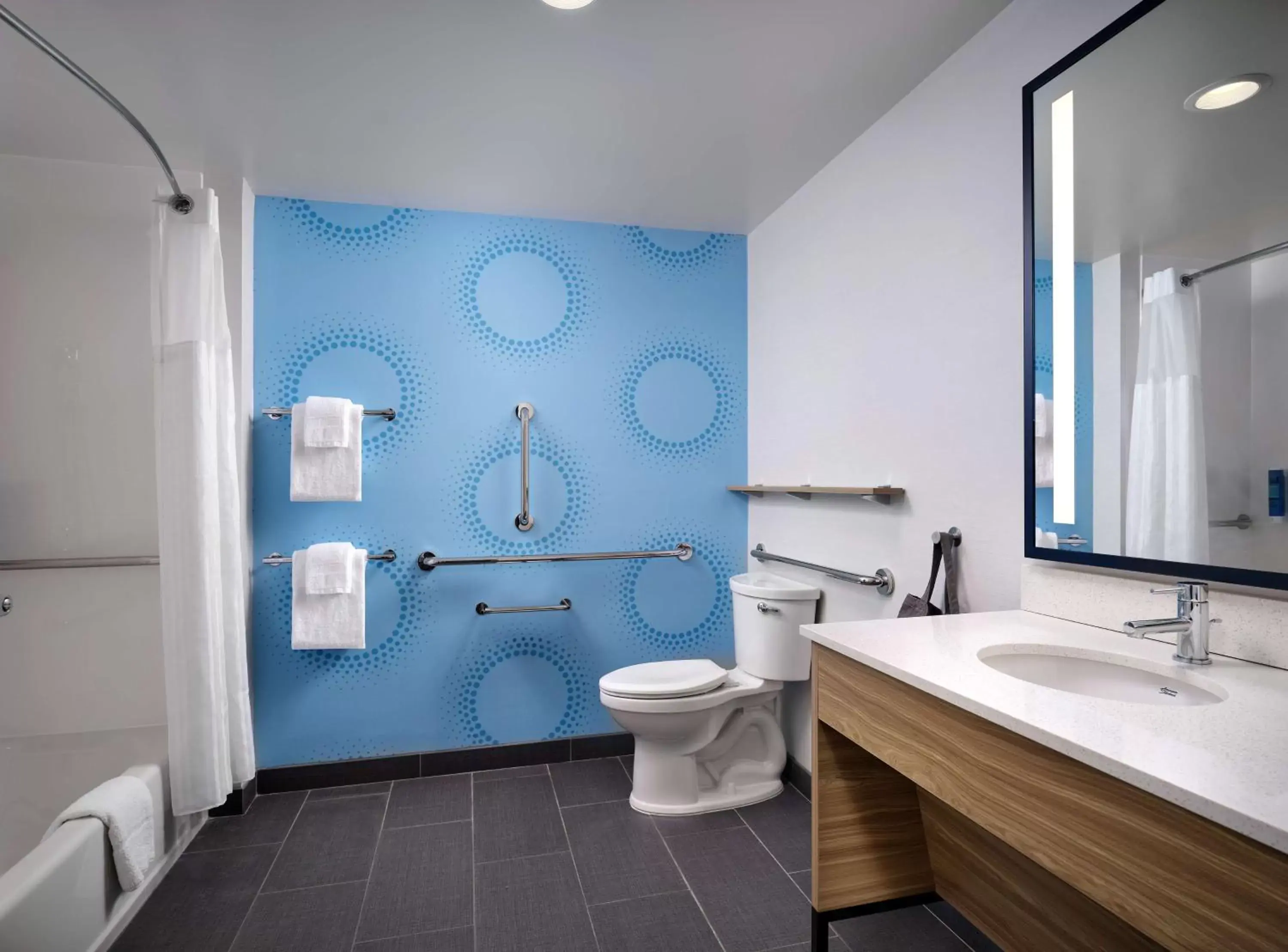 Bathroom in Tru By Hilton Indianapolis Downtown, In Bathroom in Tru By Hilton Indianapolis Downtown, In