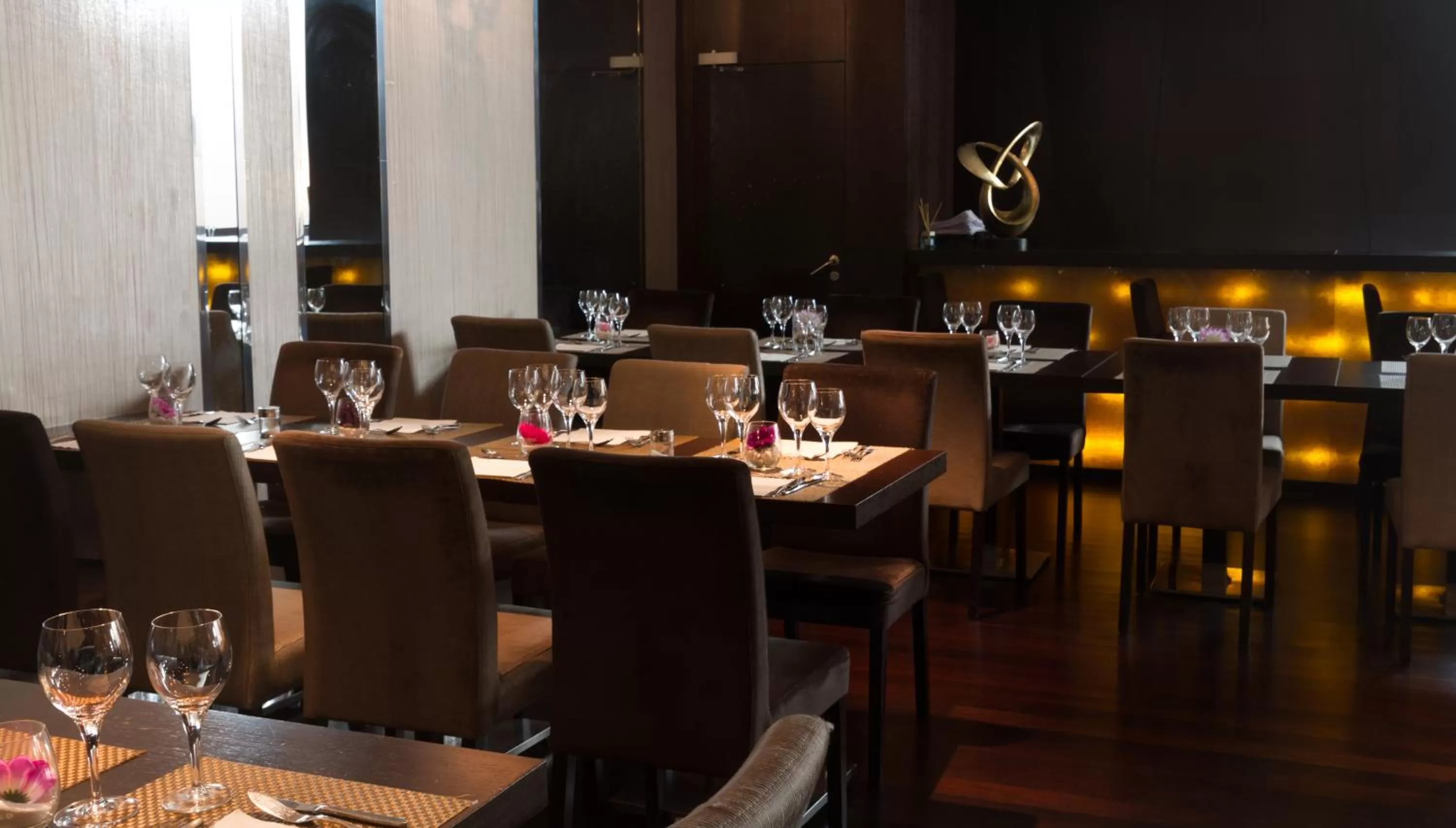 Restaurant/places to eat in Czar Lisbon Hotel