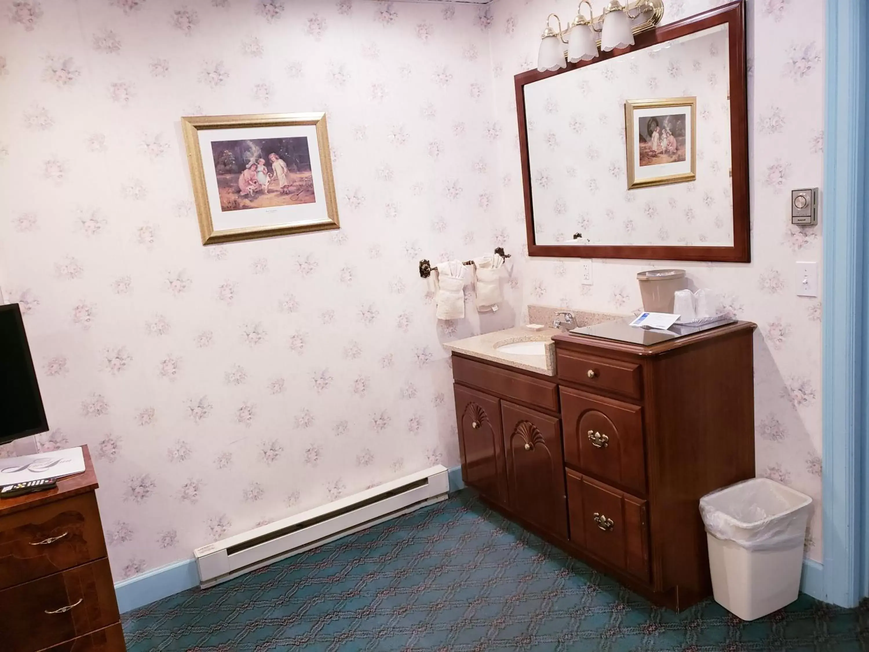 Decorative detail, Bathroom in Lowell Inn