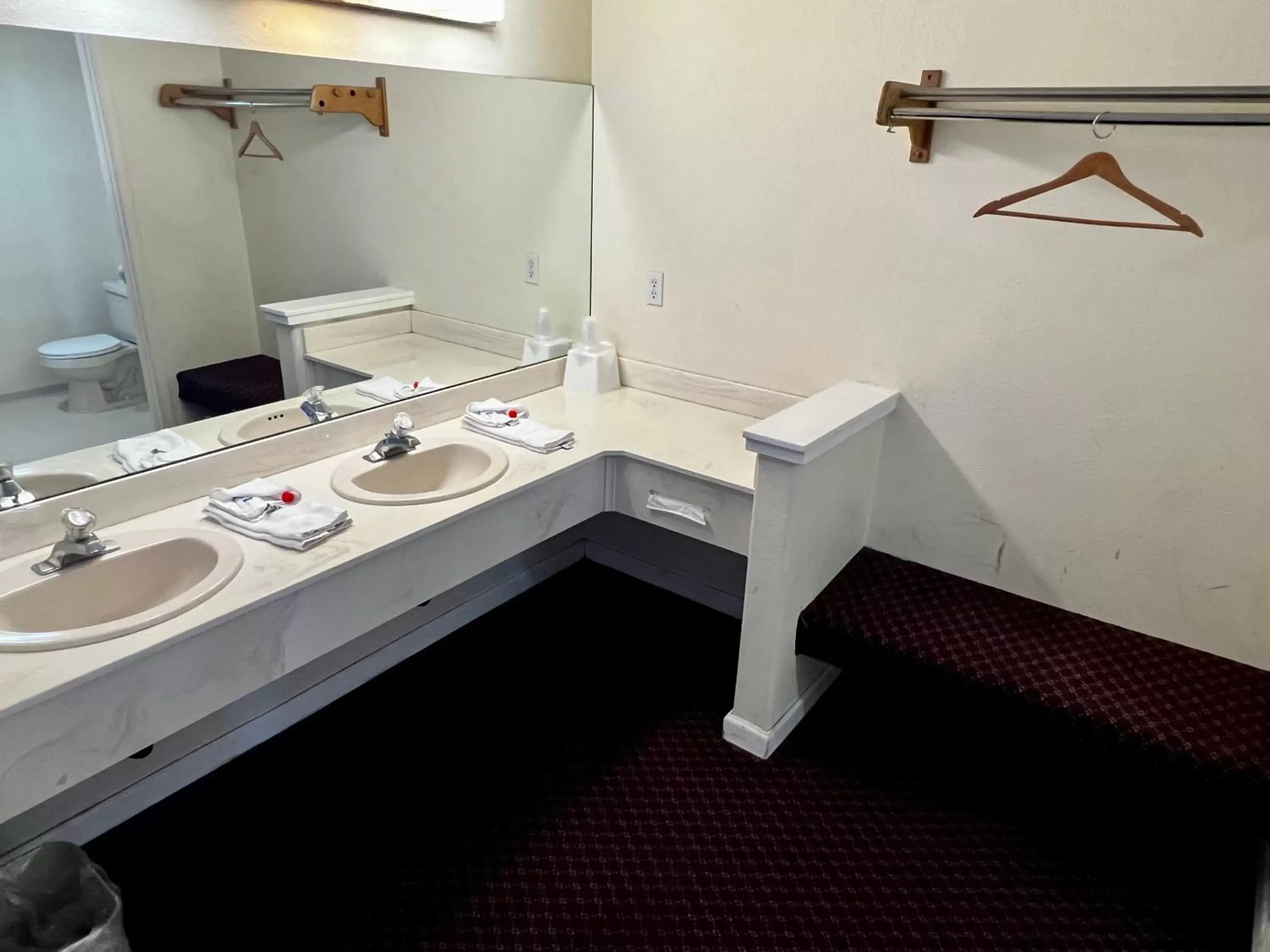 Bathroom in Rodeway Inn - Santa Fe Inn