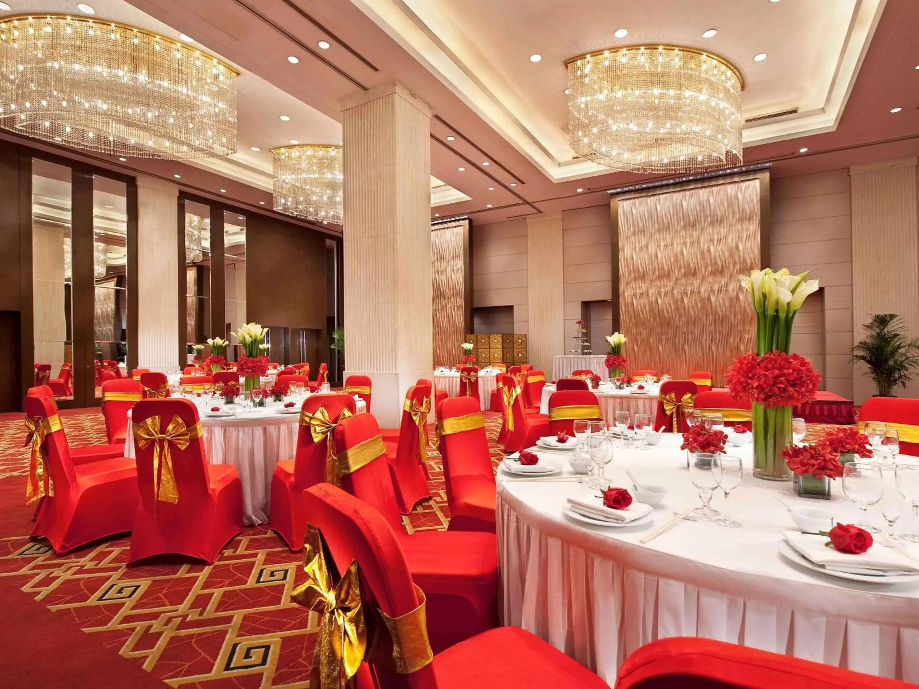 Meeting/conference room, Restaurant/Places to Eat in Grand Mercure Beijing Central