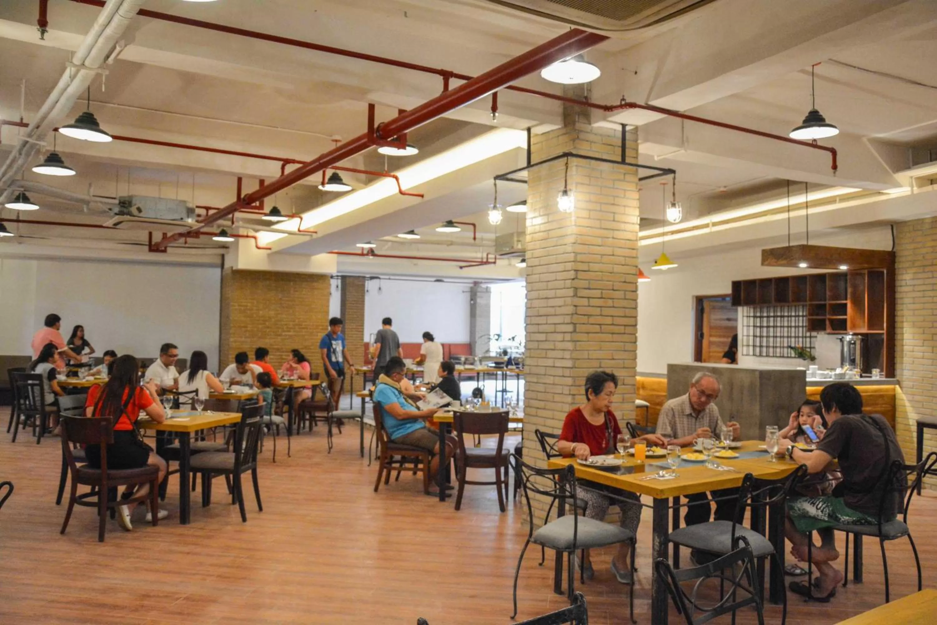 Restaurant/places to eat in Viven Hotel