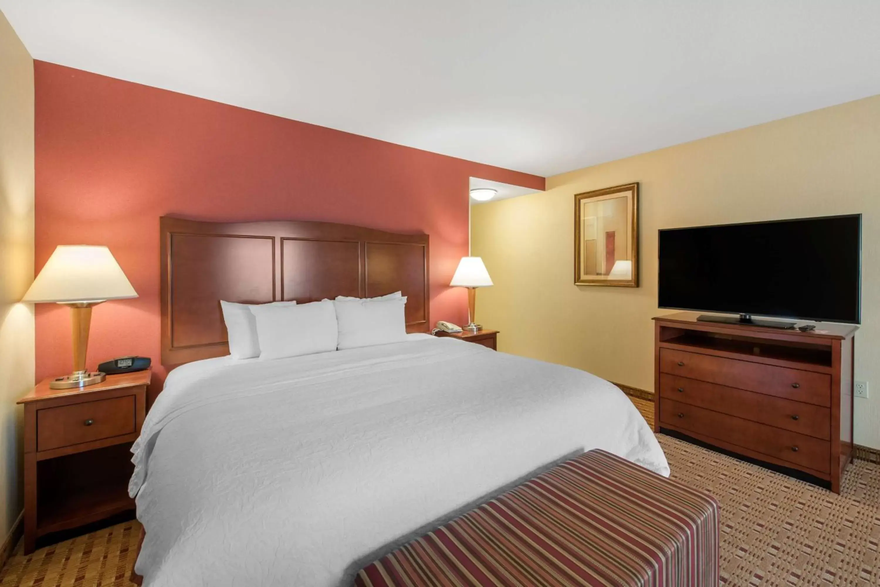 Bedroom, Bed in Hampton Inn & Suites Arcata