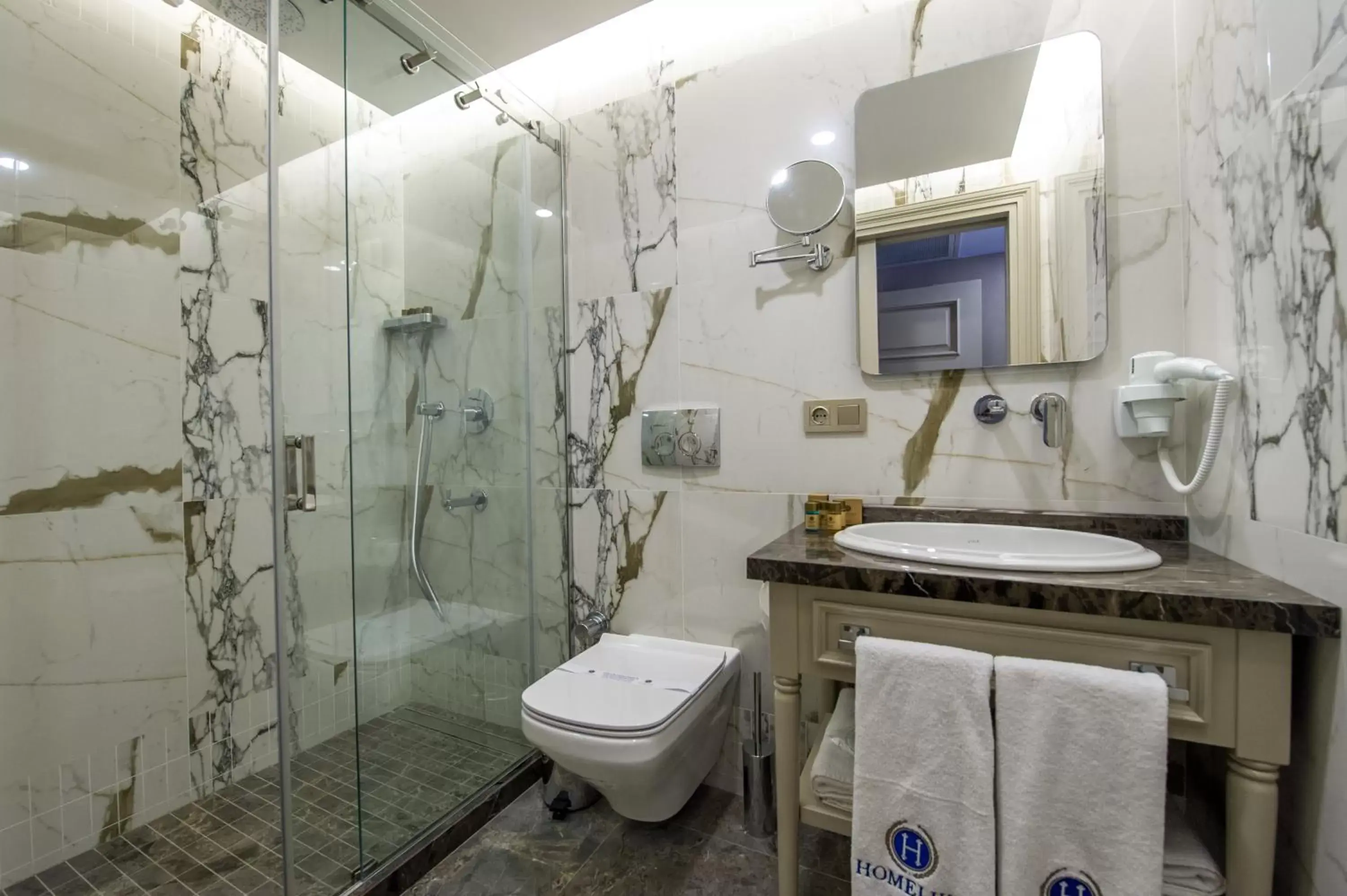 Shower, Bathroom in Homelike Hotel