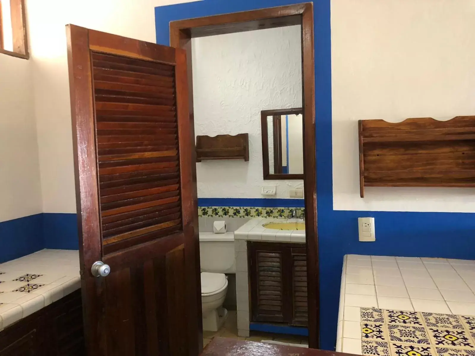 Bathroom, Bed in Hotel Arcoiris