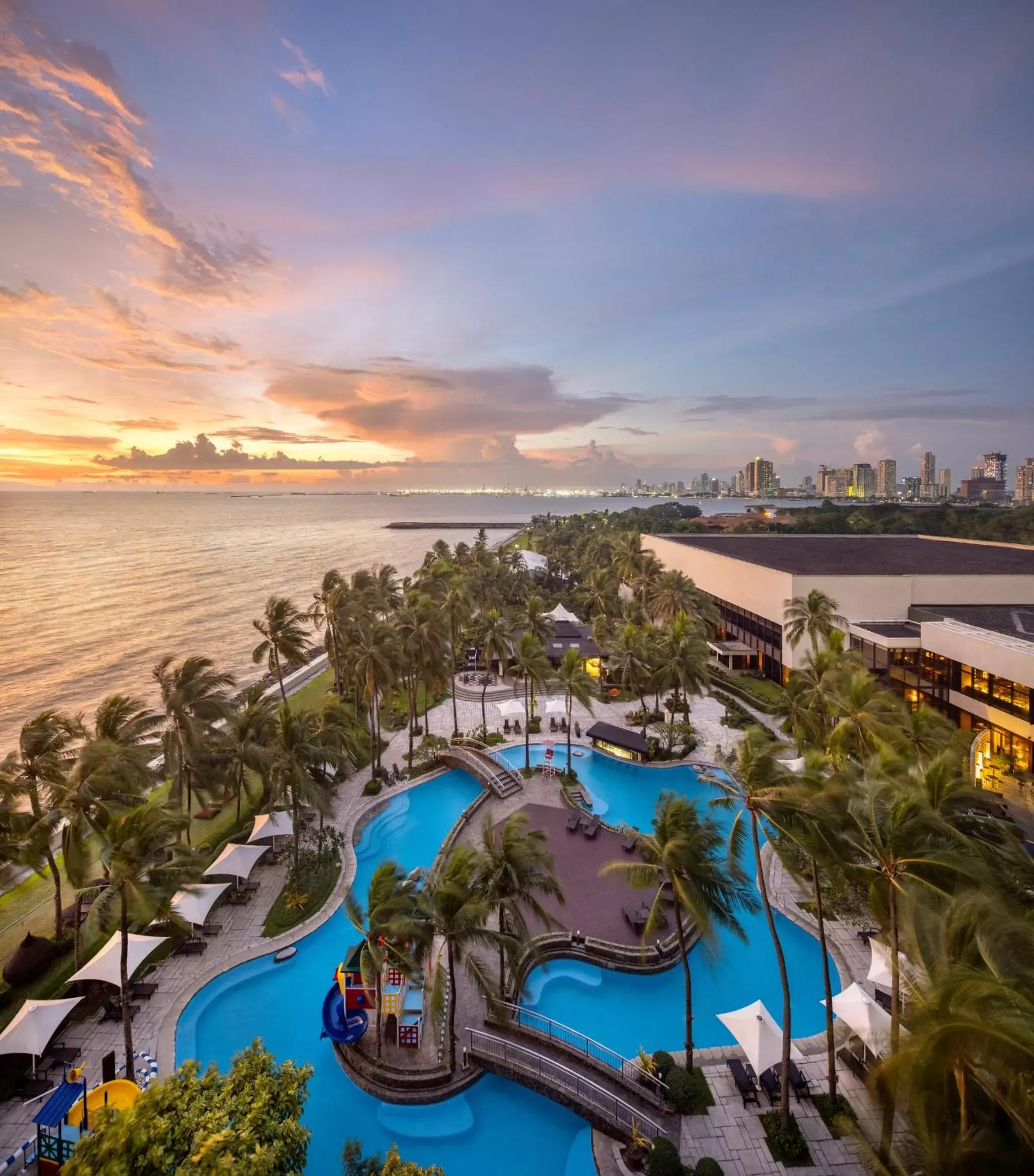 View (from property/room), Pool View in Sofitel Philippine Plaza Manila