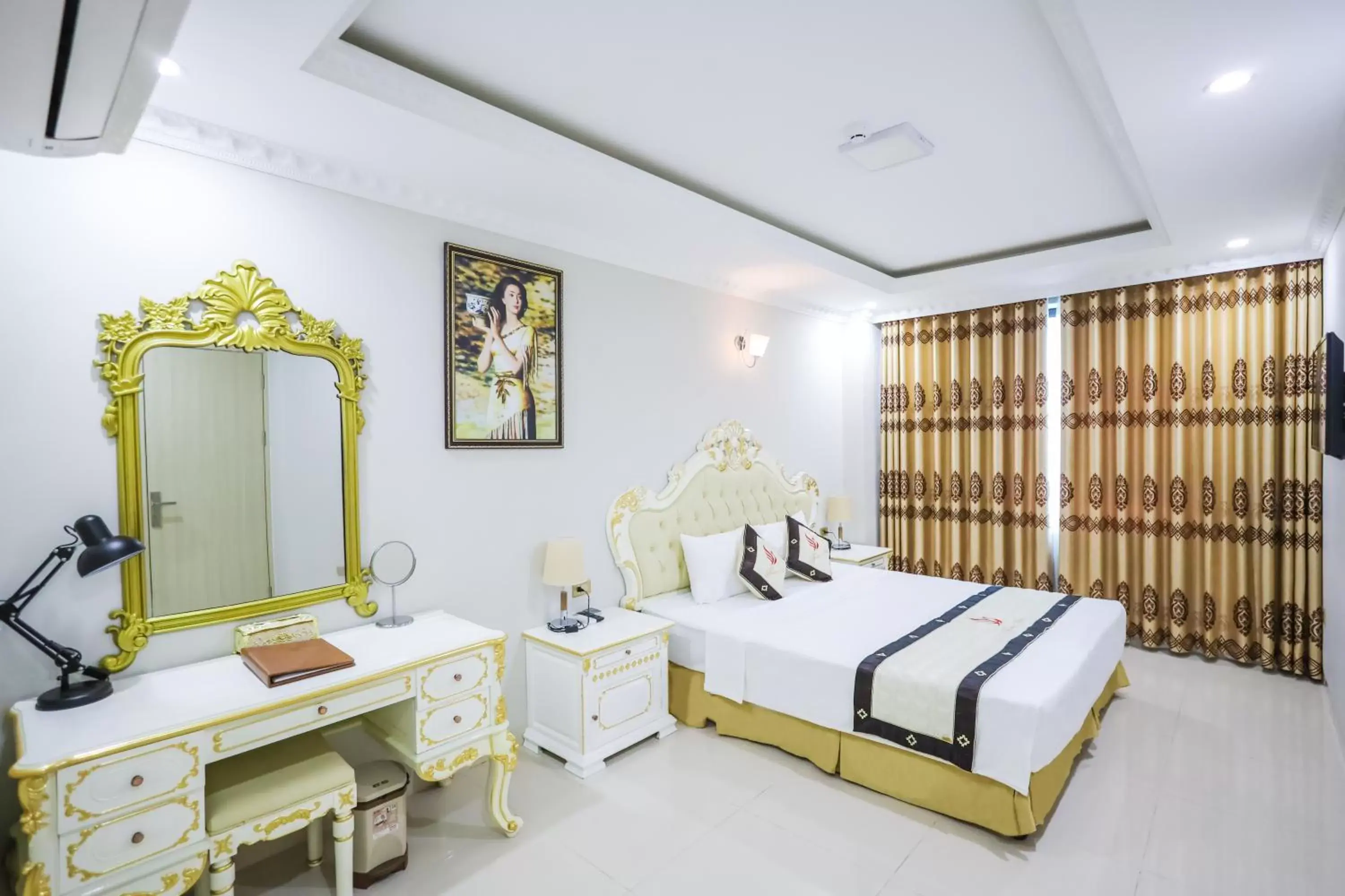 Bed in Khách Sạn Phượng Hoàng 3 Bed in Khách Sạn Phượng Hoàng 3