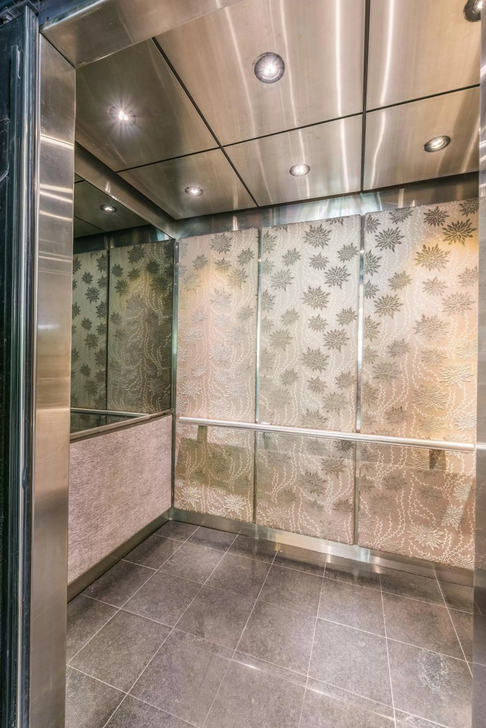 Lobby or reception in Holiday Inn Guadalajara Select by IHG