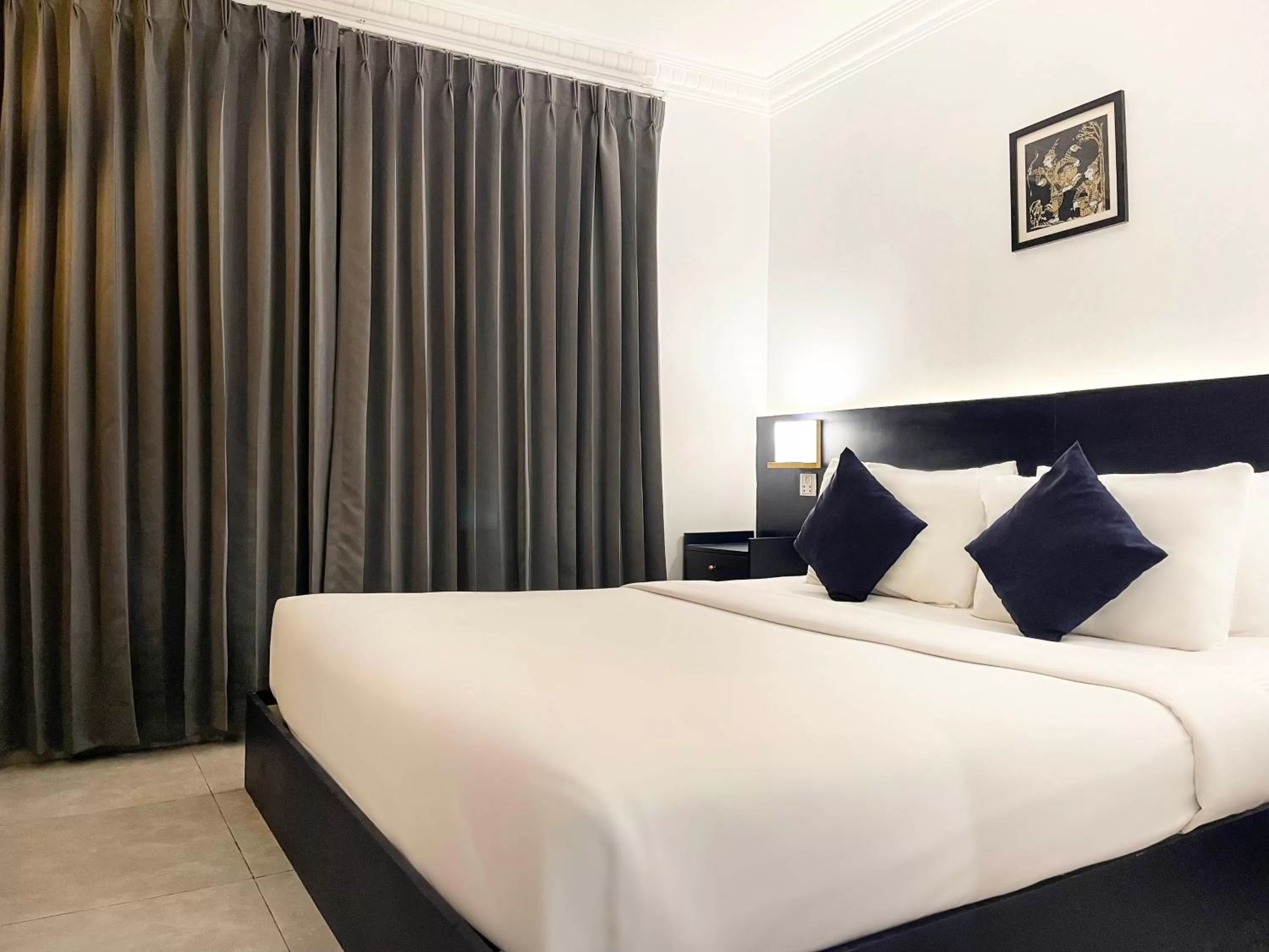 Standard Double Room - No Window in Pacific Hotel