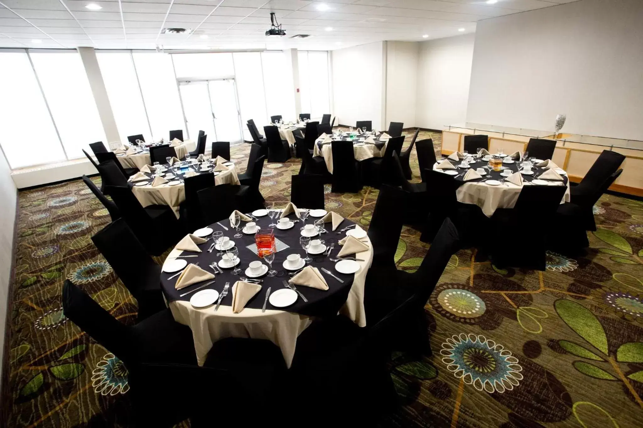 Meeting/conference room, Banquet Facilities in Holiday Inn Hotel Peterborough Waterfront, an IHG Hotel