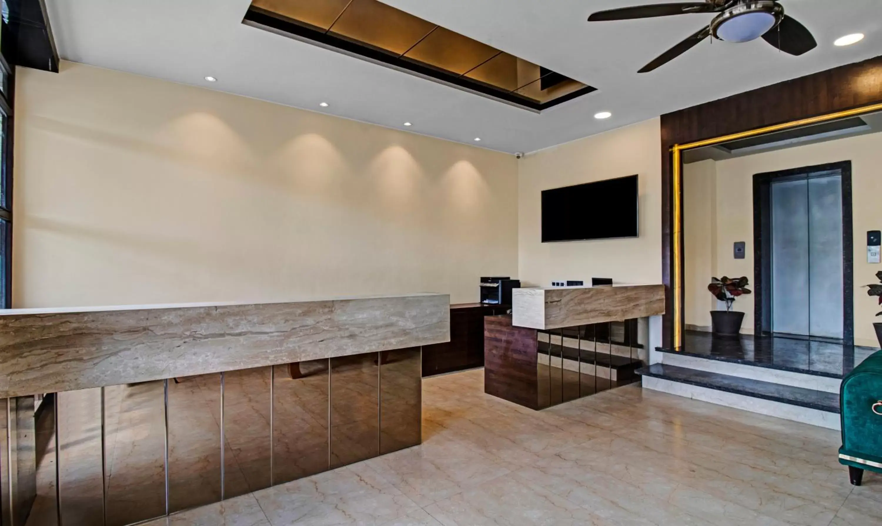 Lobby or reception in Treebo Premium Median Inn Lobby or reception in Treebo Premium Median Inn