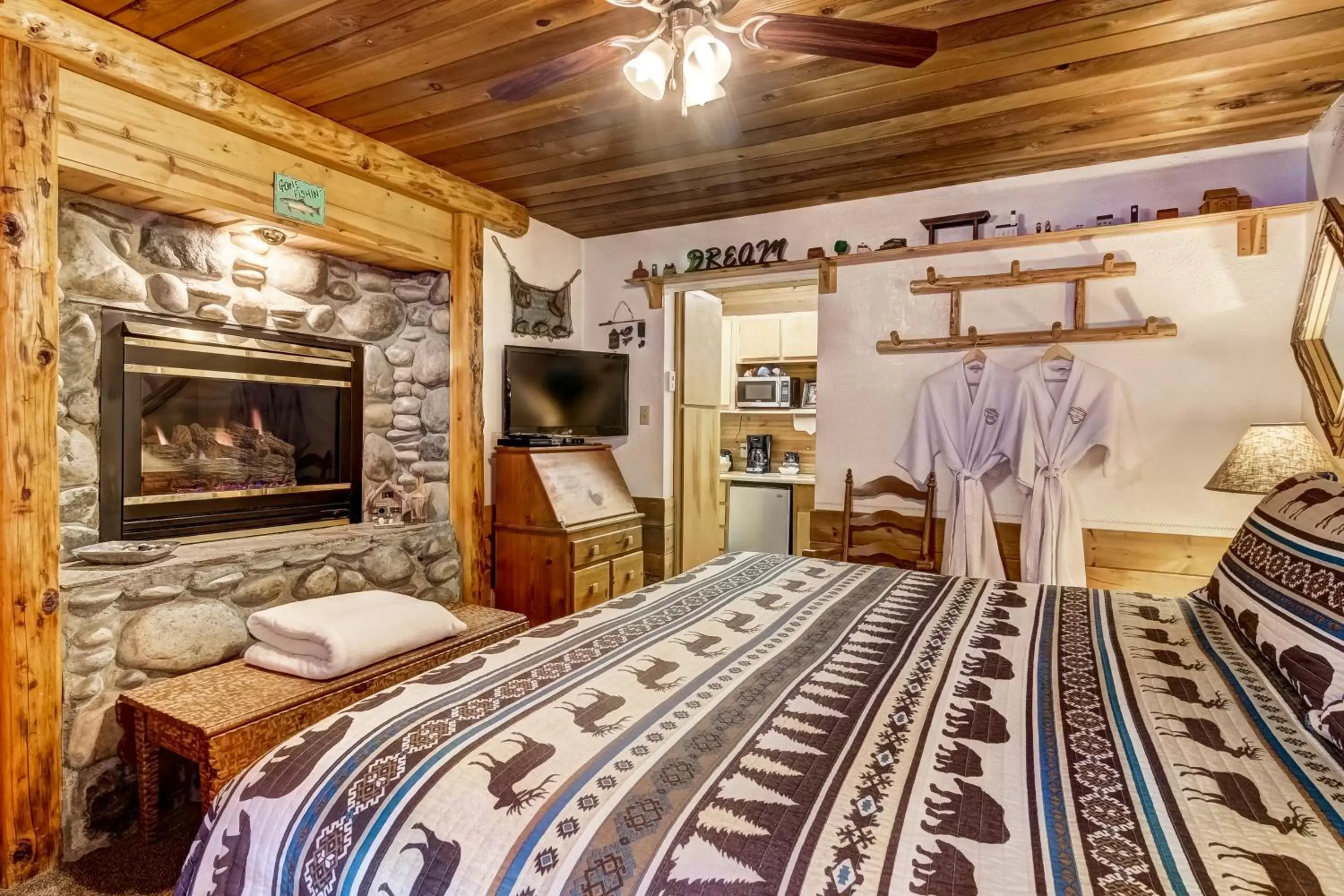 Bed in Heavenly Valley Lodge