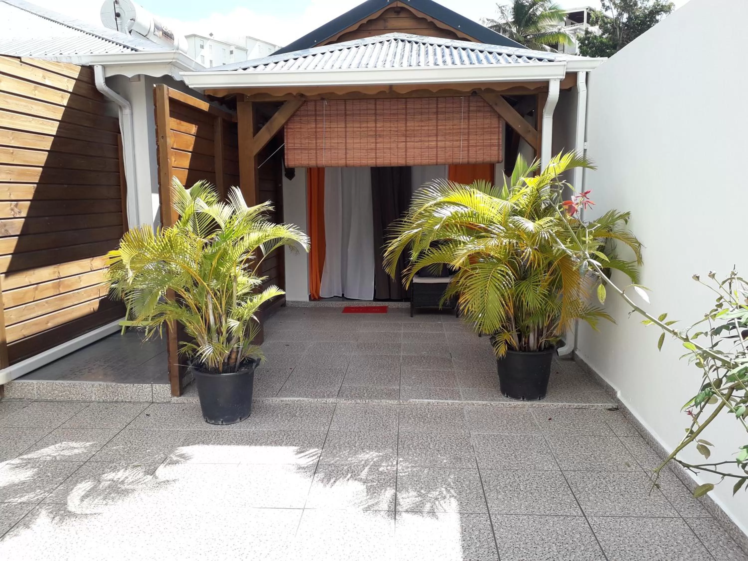 Inner courtyard view in Le Saint Georges