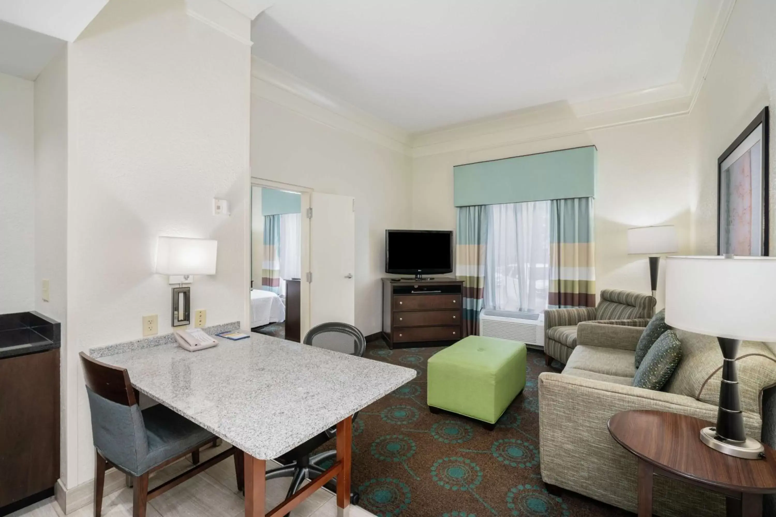 Bedroom, Seating Area in Hampton Inn & Suites Mooresville