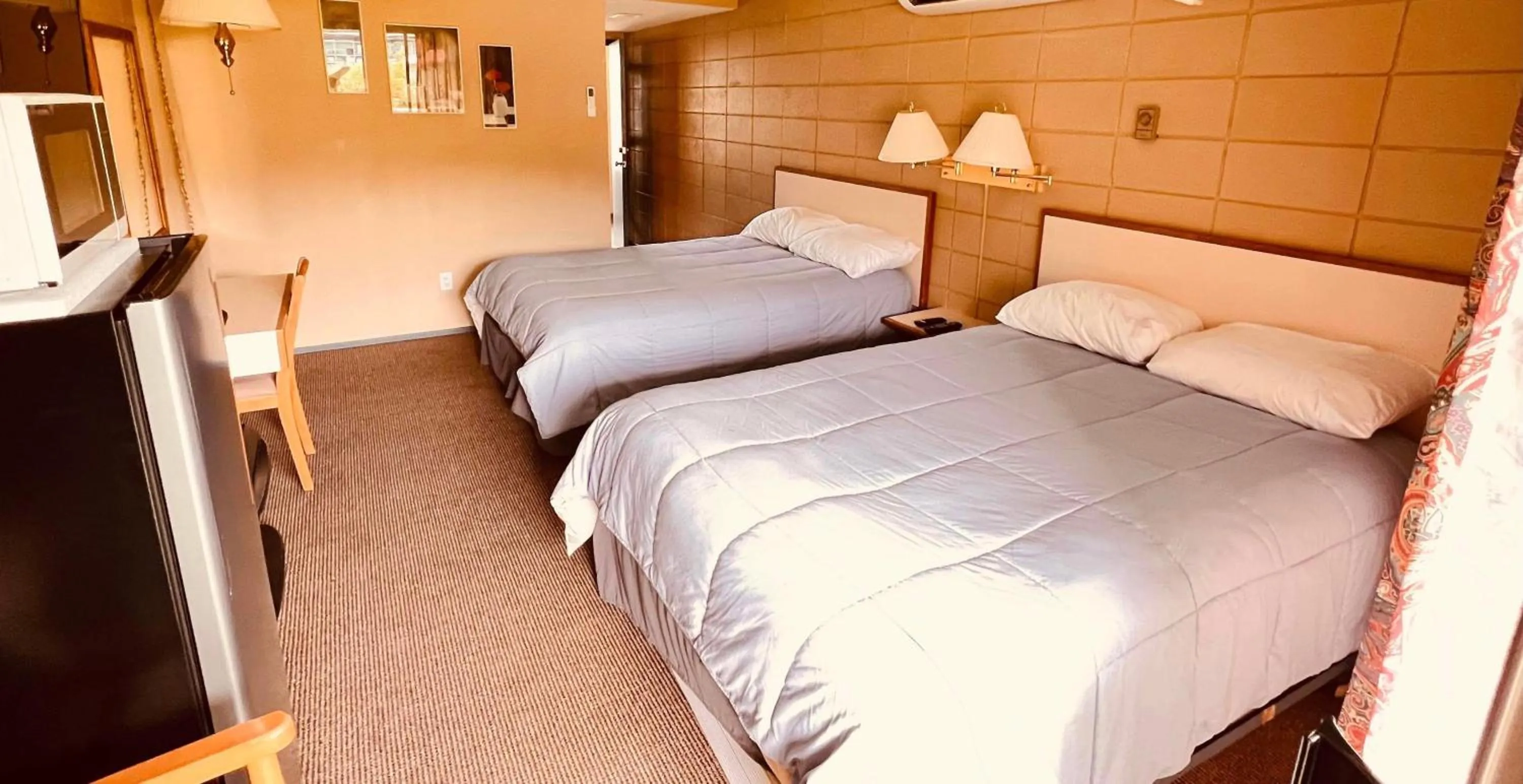 View (from property/room), Bed in Airport Inn