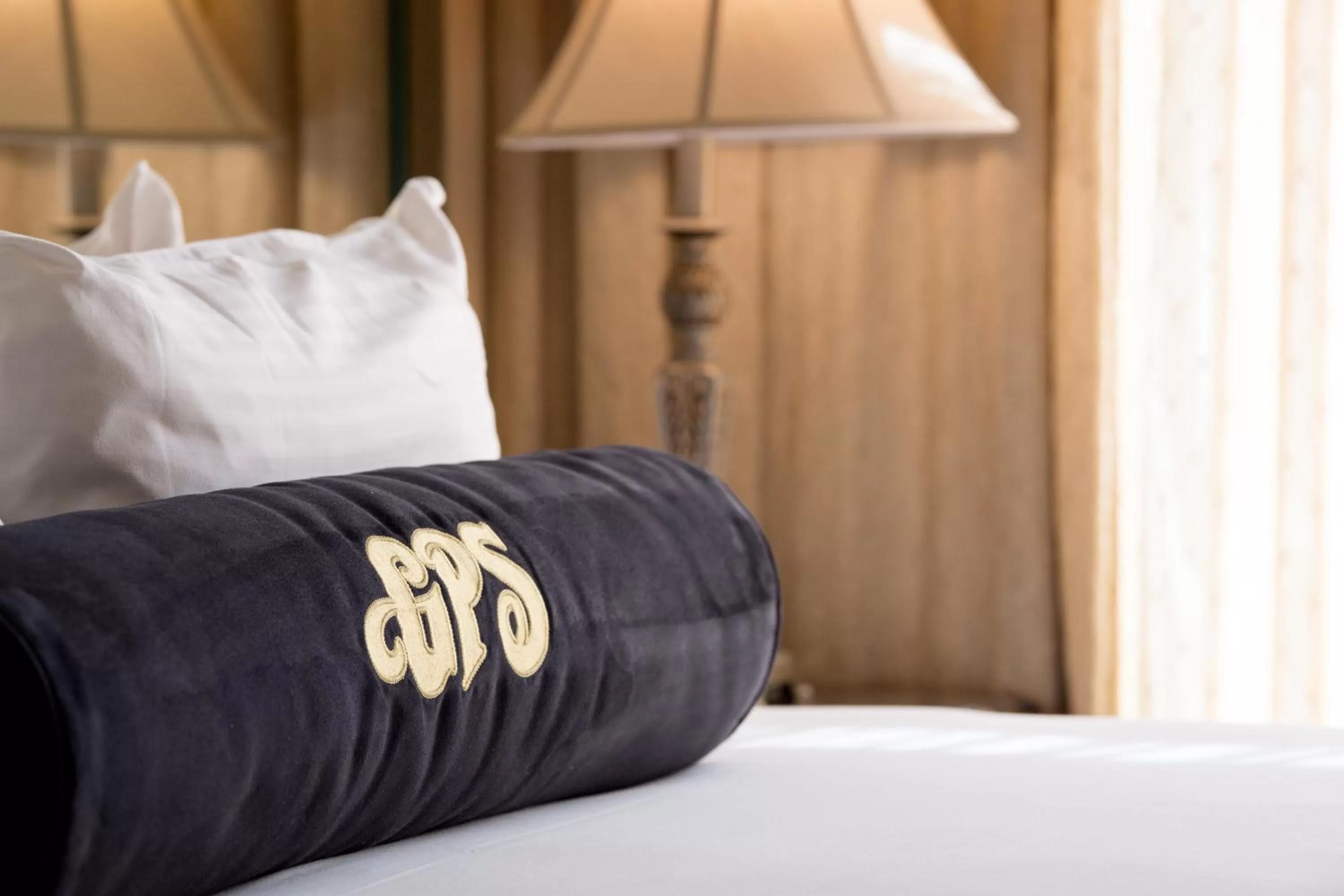 Bed in Gaslamp Plaza Suites