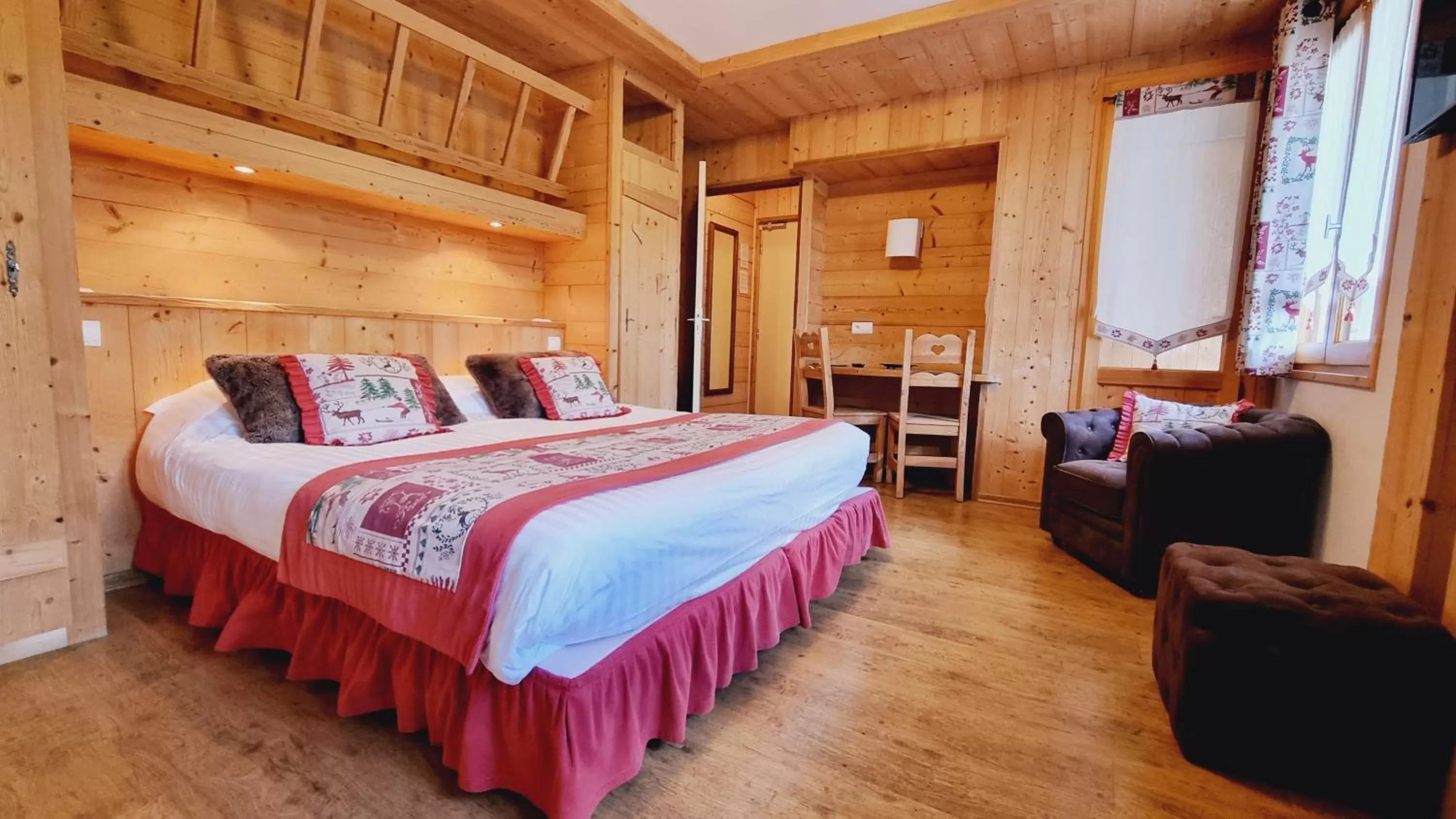 Bed in Hôtel Le Sporting