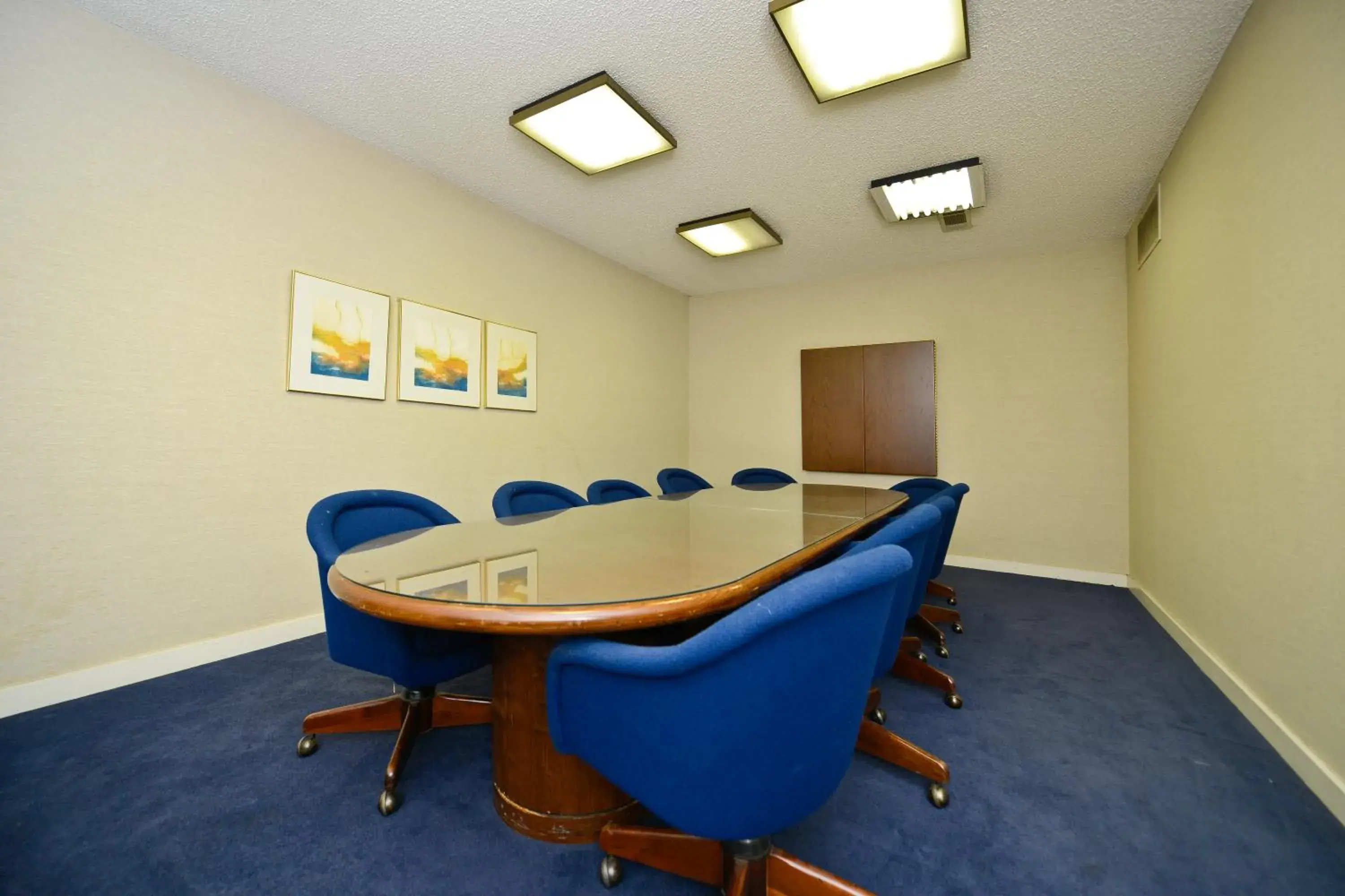 Meeting/conference room in Americas Best Value Inn & Suites Extended Stay - Tulsa
