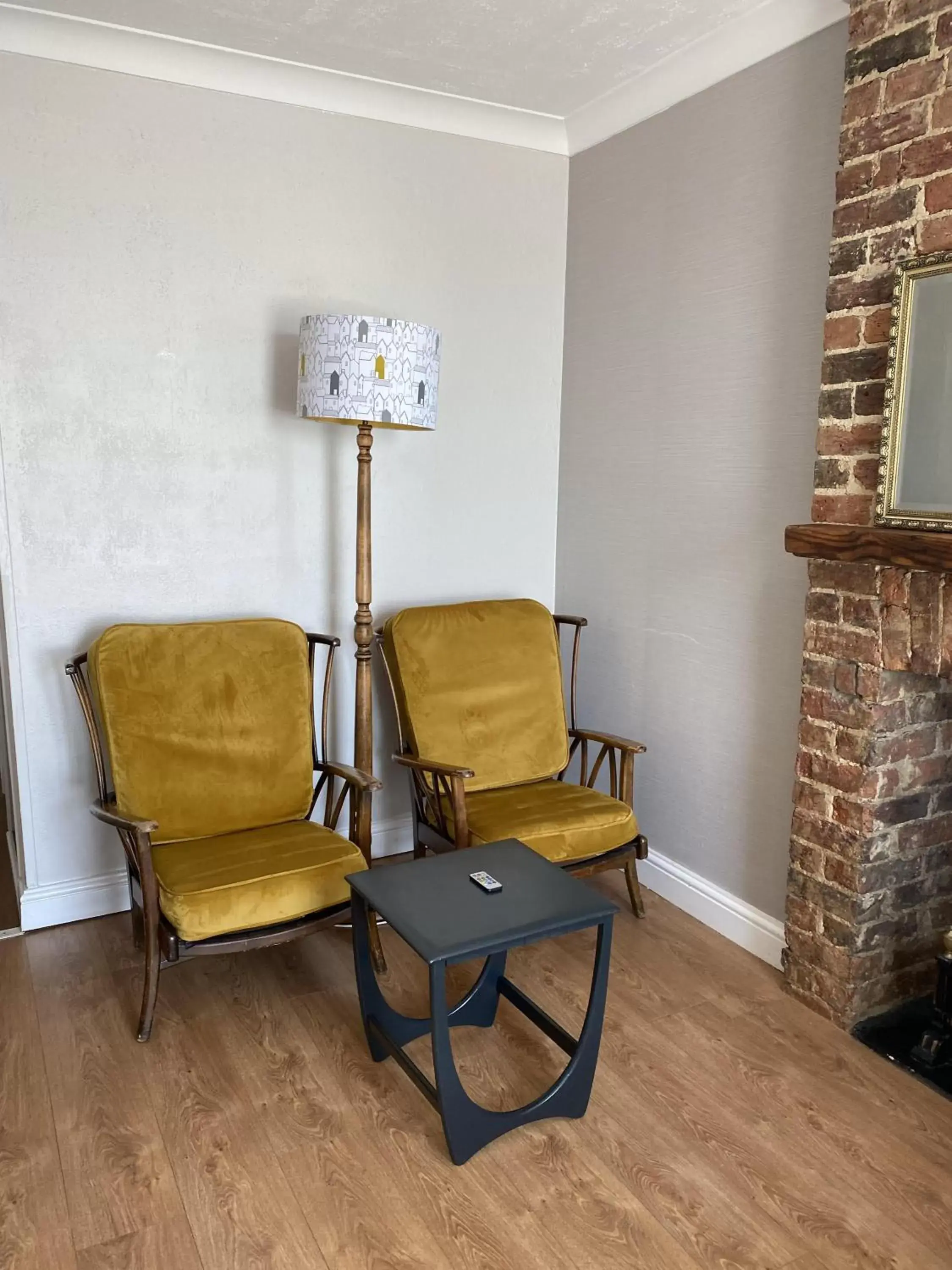 Bedroom, Seating Area in Astral Lodge