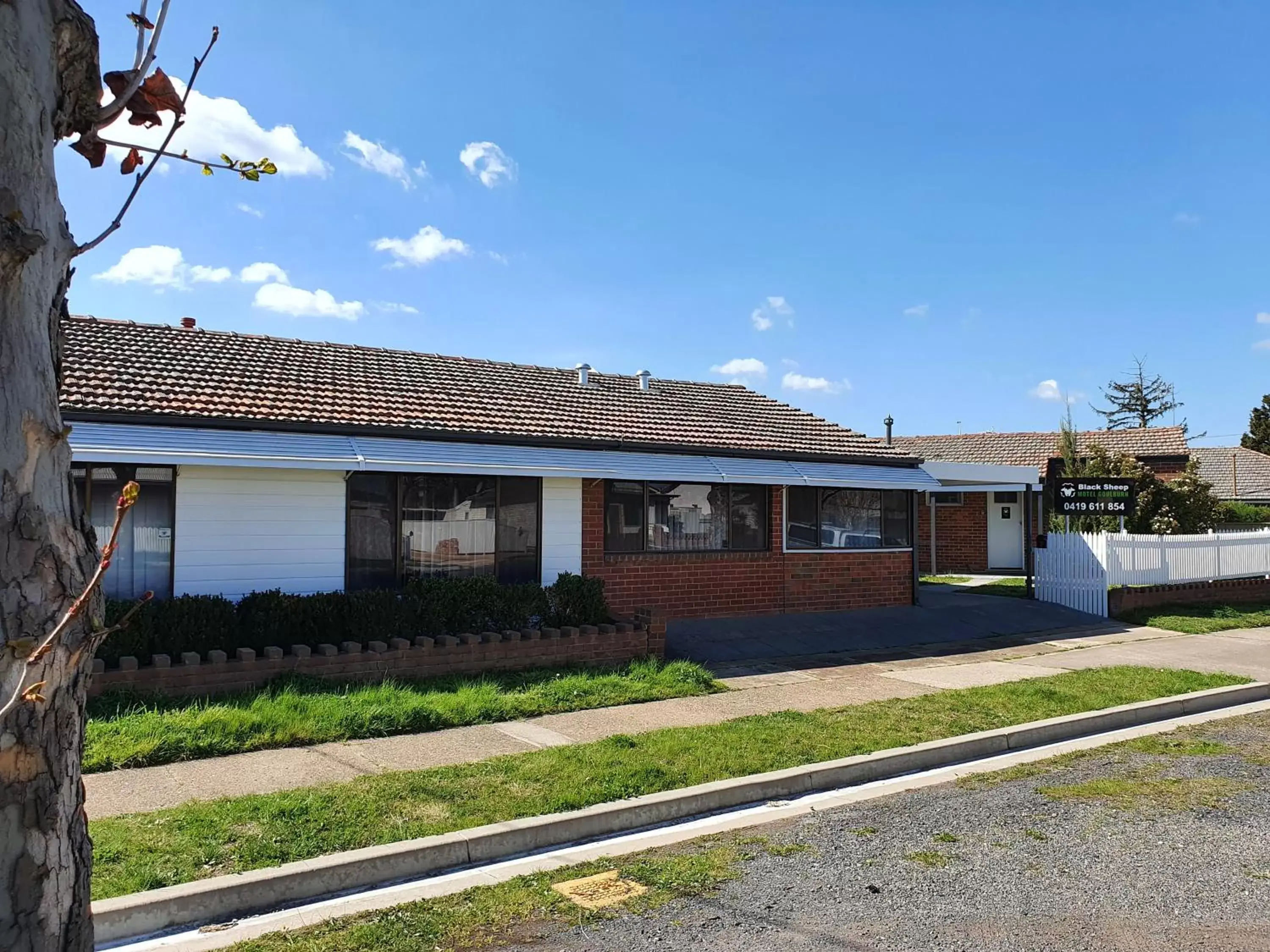 Facade/entrance in Black Sheep Motel Goulburn Facade/entrance in Black Sheep Motel Goulburn