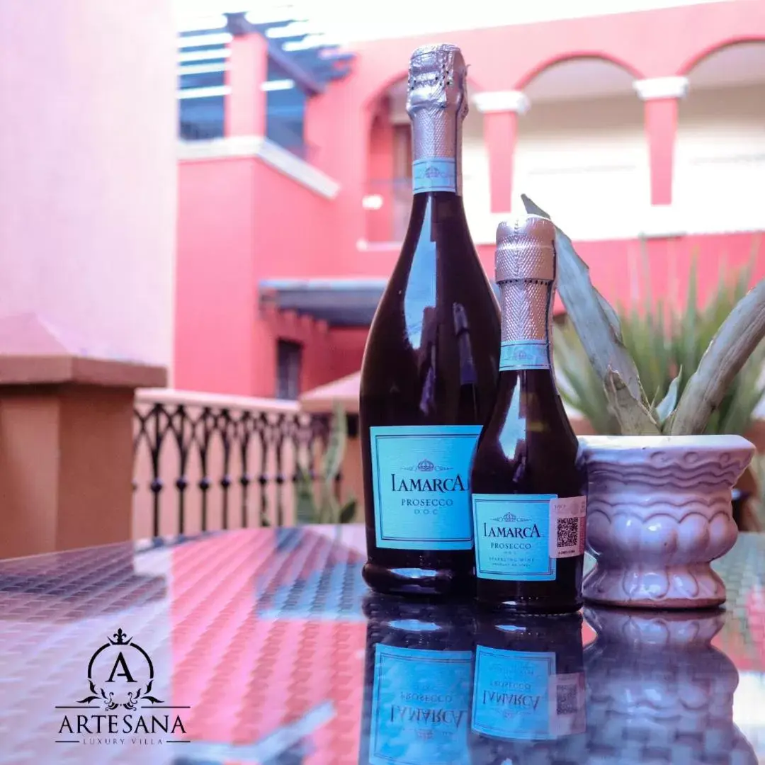 Drinks in Artesana Luxury Villa