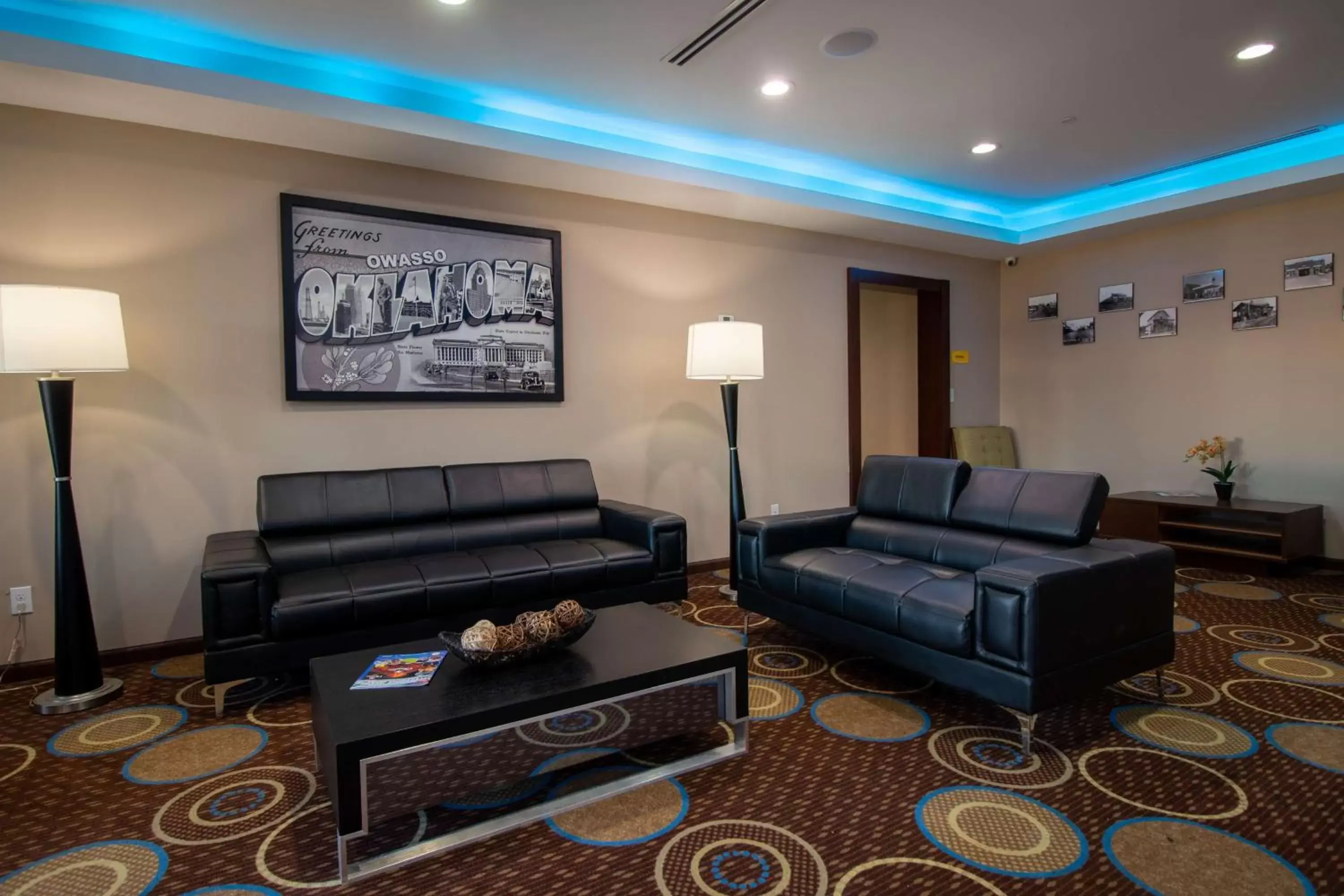 Lobby or reception, Seating Area in SureStay Plus Hotel by Best Western Owasso Tulsa North