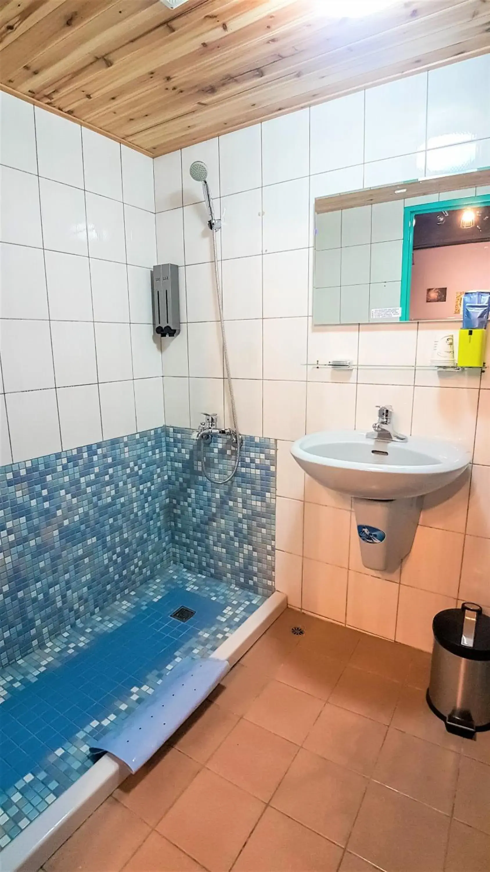 Bathroom in DongNing Atlas Hotel