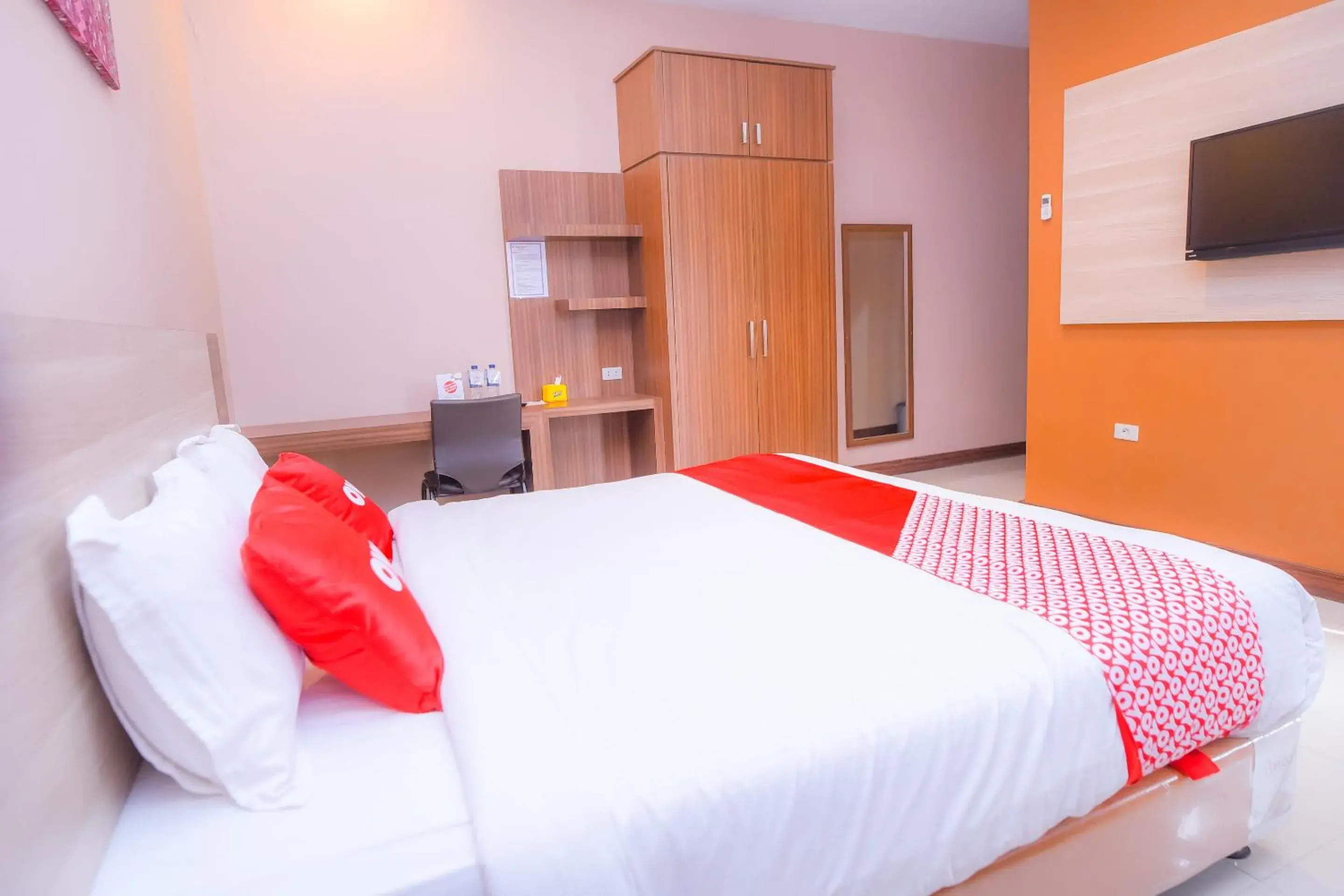 Bedroom, Bed in OYO 1630 Hotel Syariah Ring Road