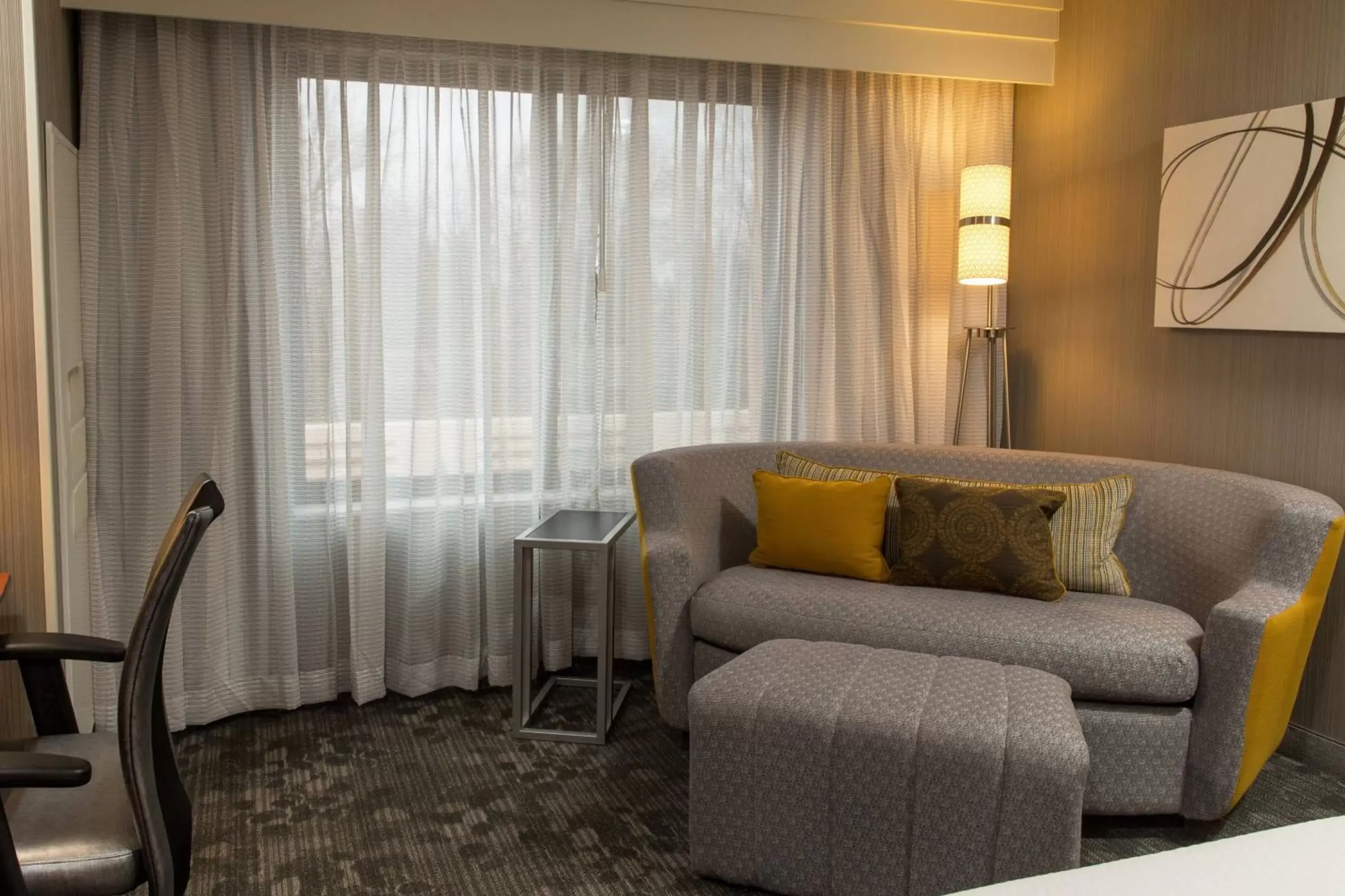 Bedroom, Seating Area in Courtyard by Marriott Lafayette